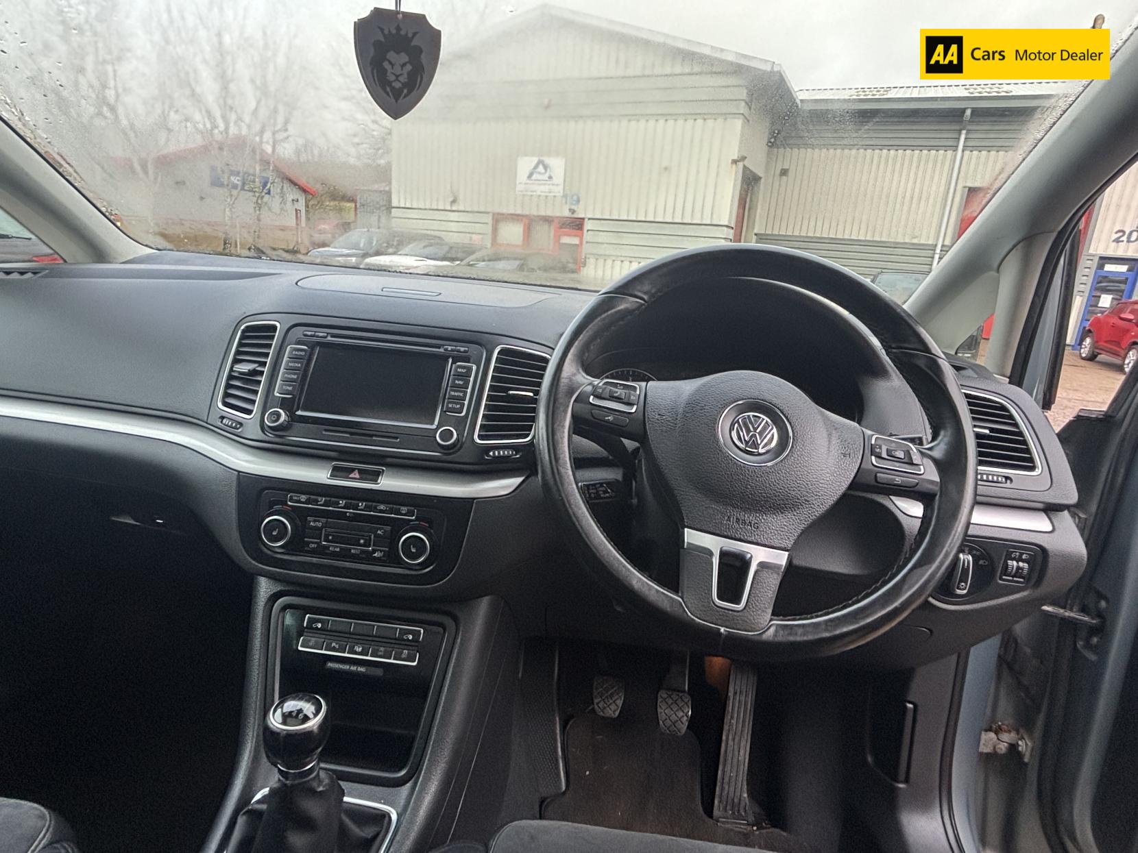 Volkswagen Sharan 2.0 TDI BlueMotion Tech SEL MPV 5dr Diesel Manual Euro 5 (s/s) (140 ps)