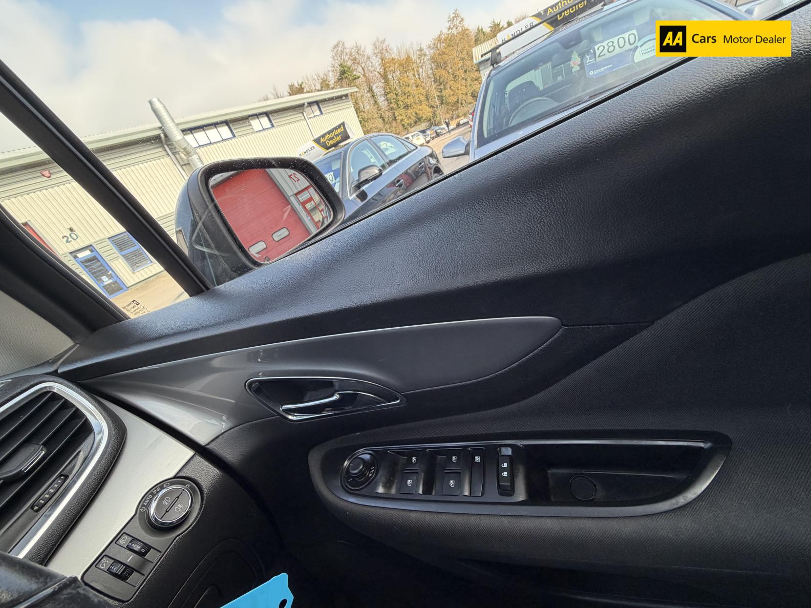 Vauxhall Mokka 1.6i Exclusiv SUV 5dr Petrol Manual 2WD Euro 6 (s/s) (115 ps)