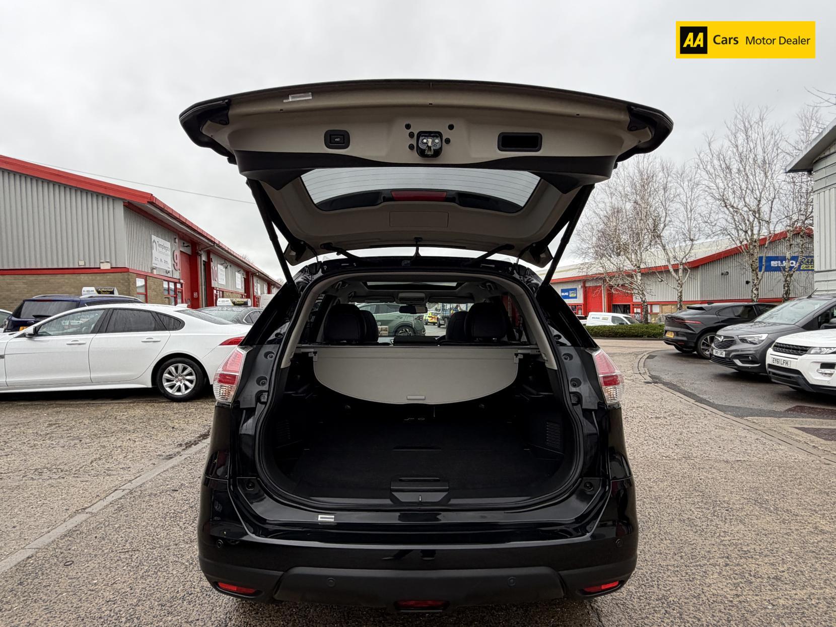 Nissan X-Trail 2.0 dCi Tekna SUV 5dr Diesel XTRON 4WD Euro 6 (s/s) (177 ps)