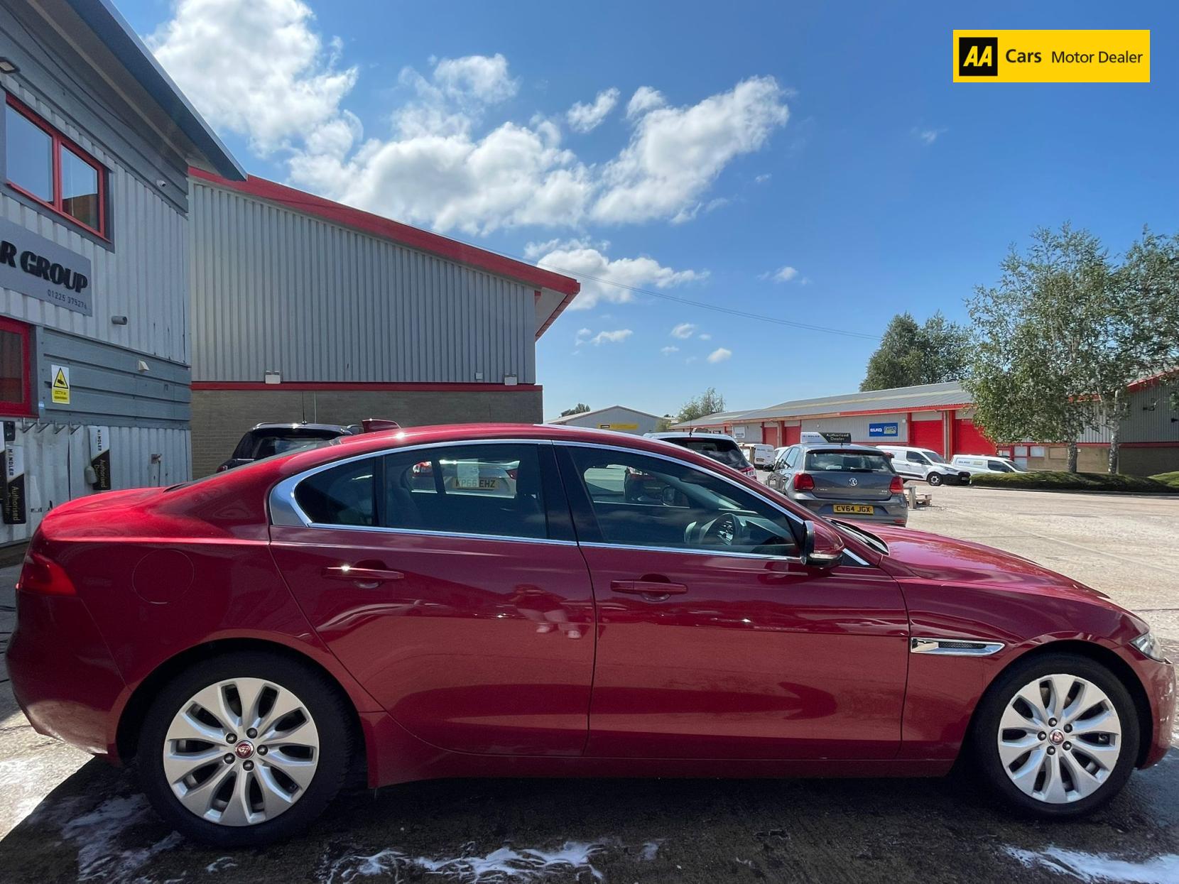 Jaguar XE 2.0d Prestige Saloon 4dr Diesel Auto Euro 6 (s/s) (163 ps)