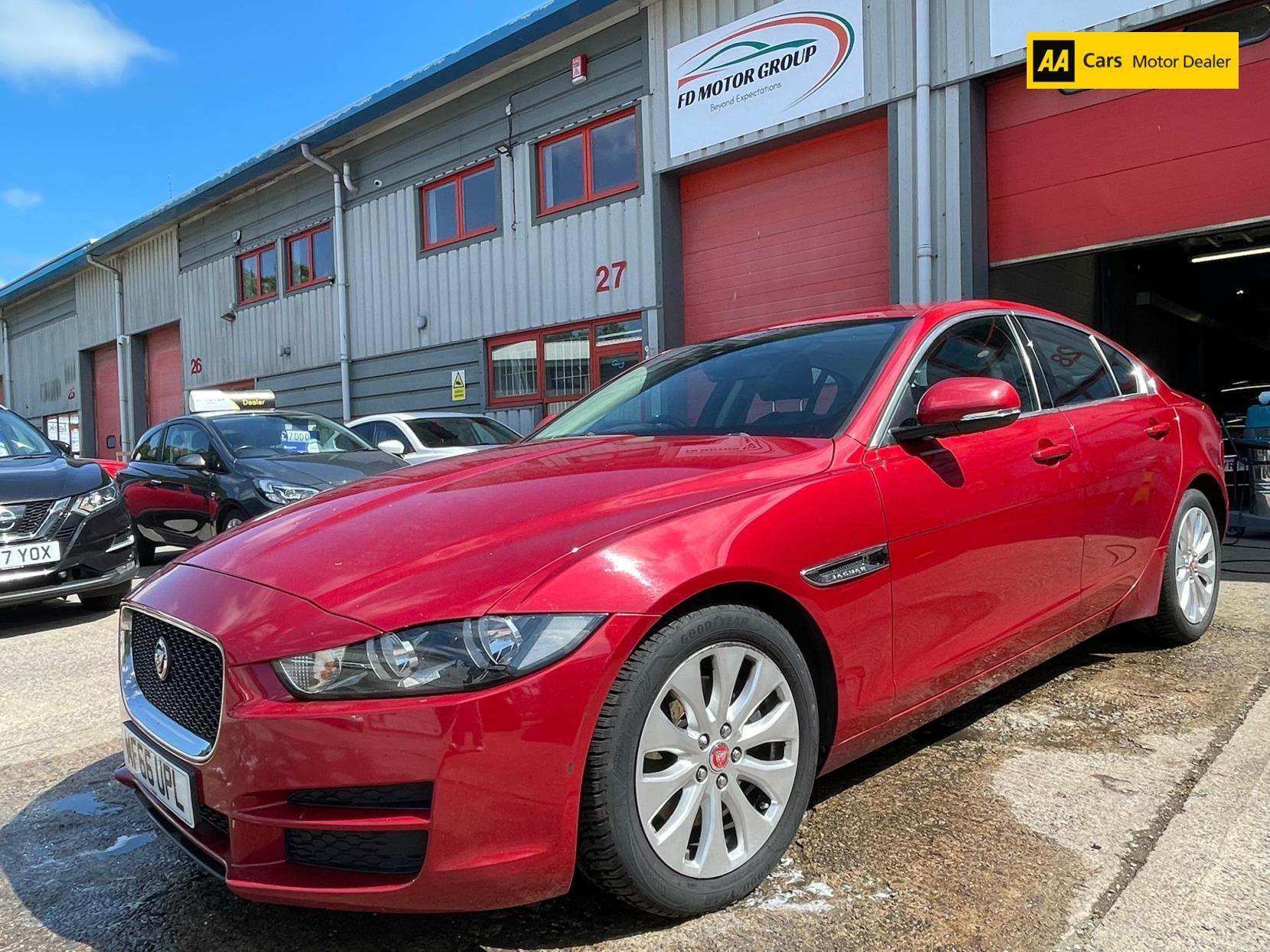 Jaguar XE 2.0d Prestige Saloon 4dr Diesel Auto Euro 6 (s/s) (163 ps)
