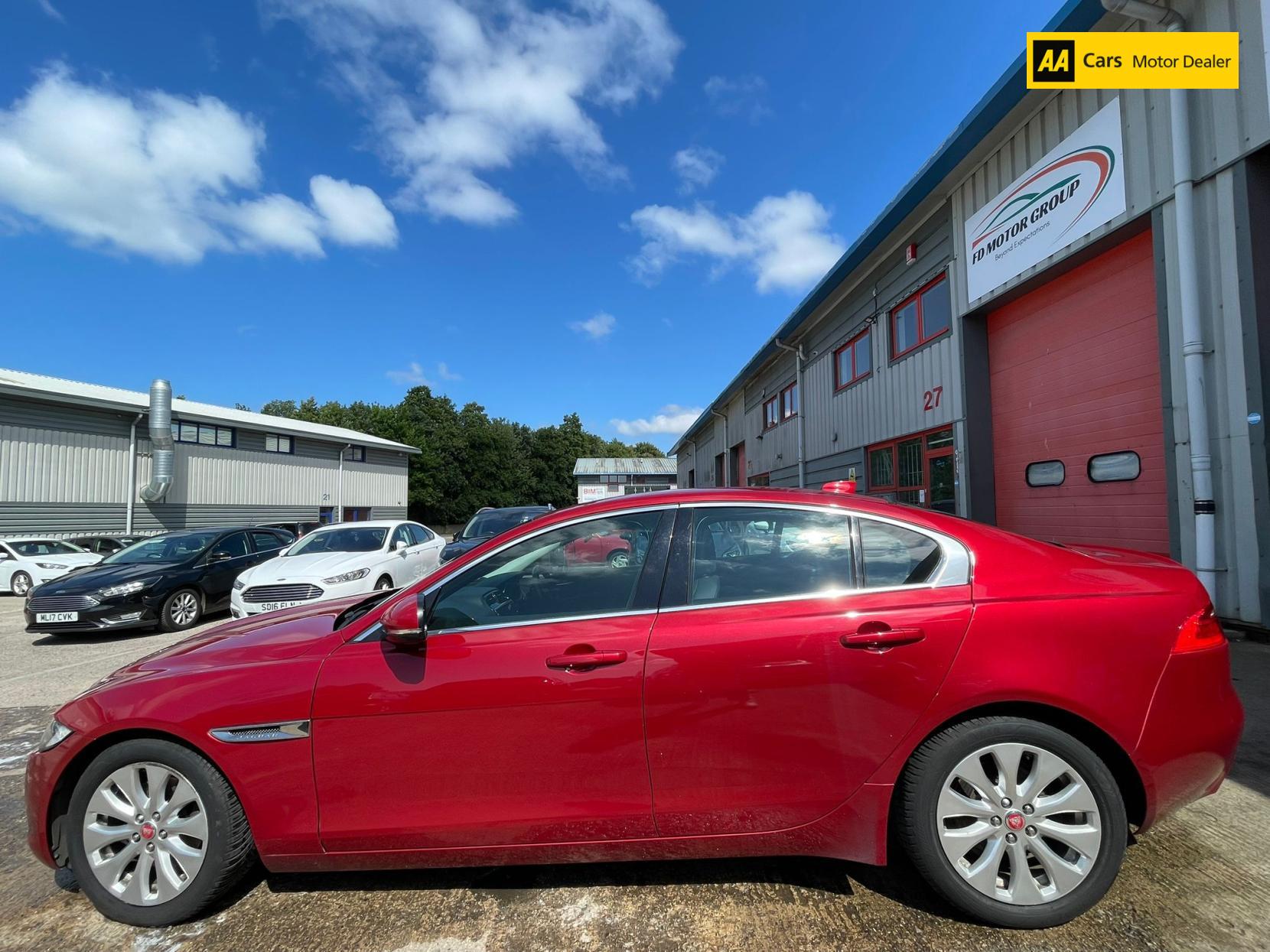 Jaguar XE 2.0d Prestige Saloon 4dr Diesel Auto Euro 6 (s/s) (163 ps)