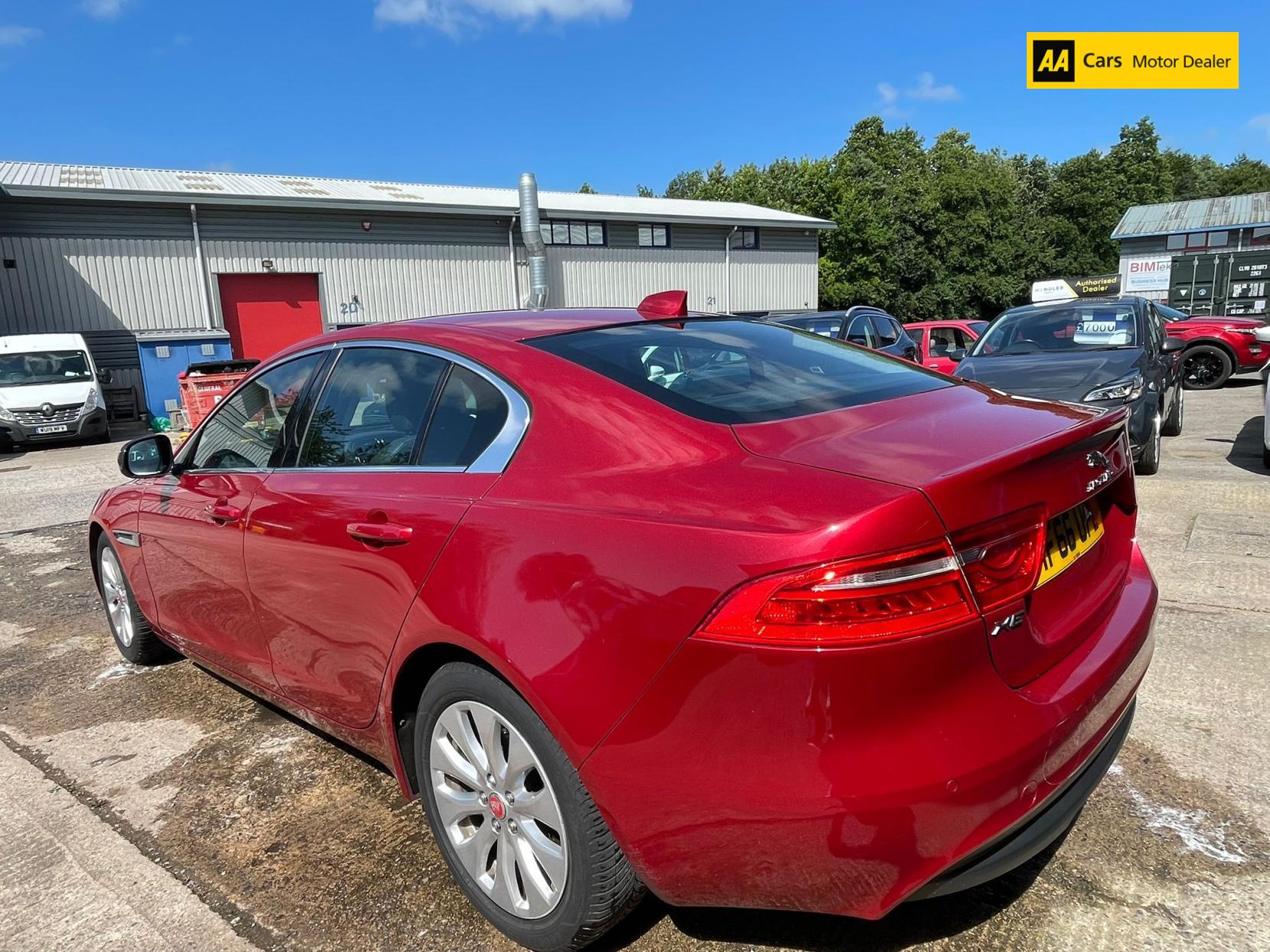 Jaguar XE 2.0d Prestige Saloon 4dr Diesel Auto Euro 6 (s/s) (163 ps)