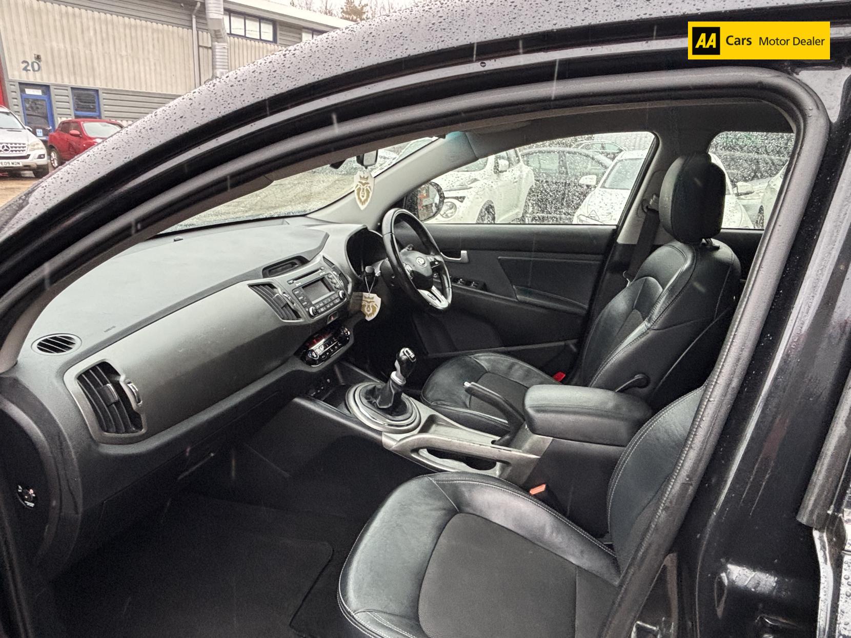 Kia Sportage 1.7 CRDi EcoDynamics 2 SUV 5dr Diesel Manual 2WD Euro 5 (s/s) (114 bhp)