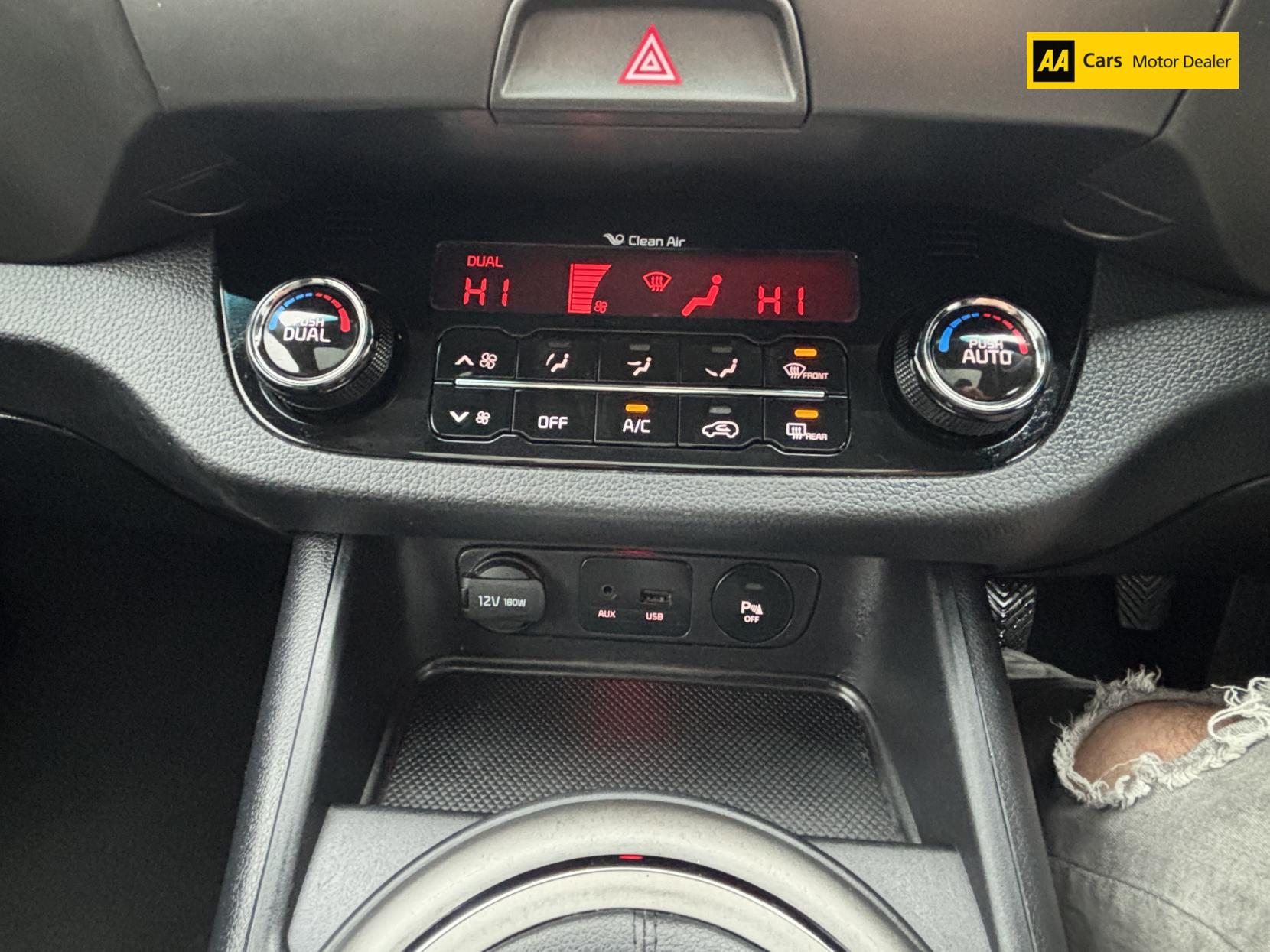 Kia Sportage 1.7 CRDi EcoDynamics 2 SUV 5dr Diesel Manual 2WD Euro 5 (s/s) (114 bhp)