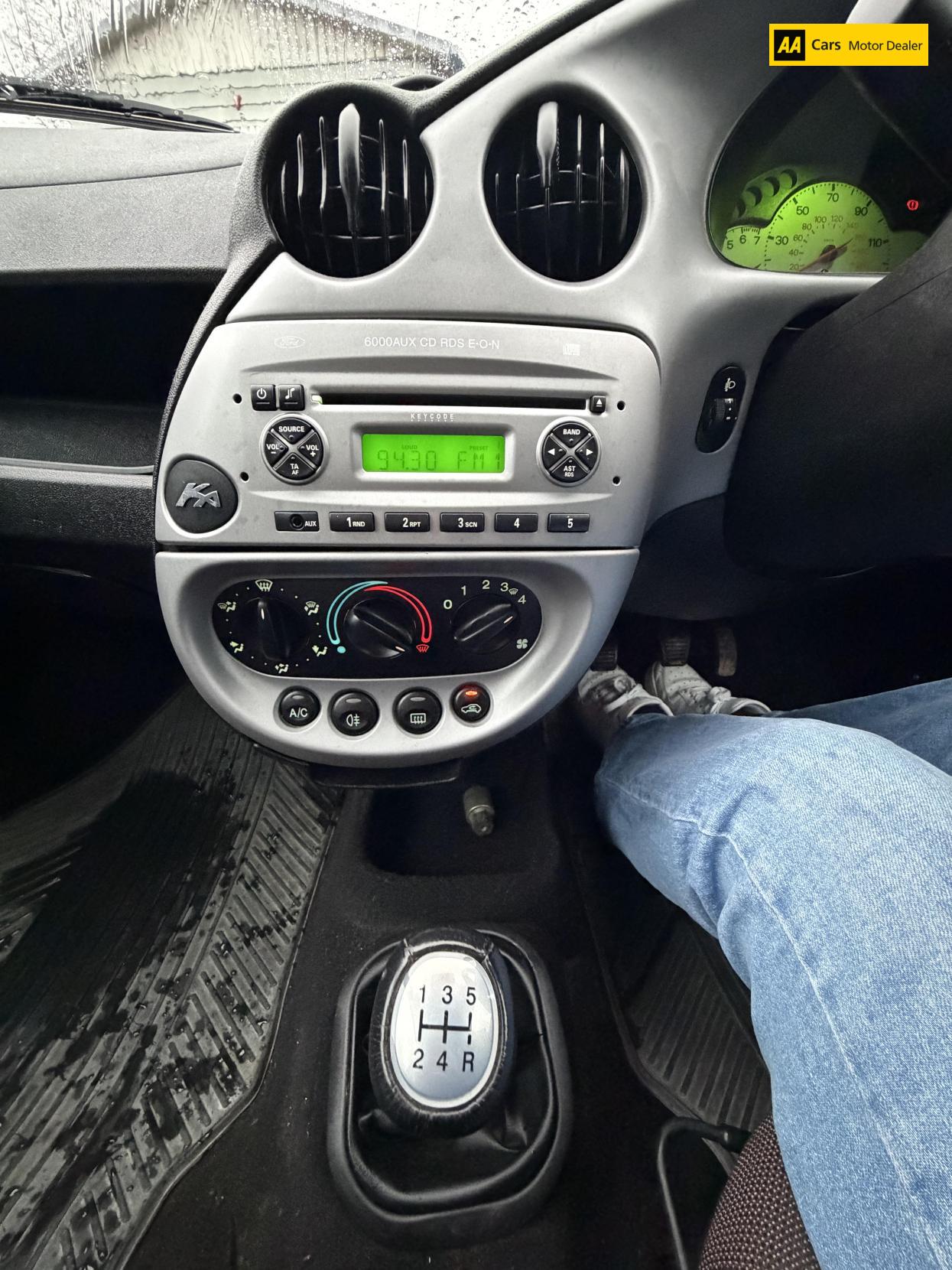 Ford Ka 1.3 Zetec Climate Hatchback 3dr Petrol Manual (154 g/km, 69 bhp)