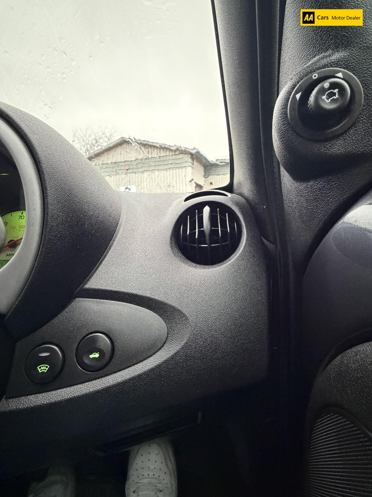 Ford Ka 1.3 Zetec Climate Hatchback 3dr Petrol Manual (154 g/km, 69 bhp)