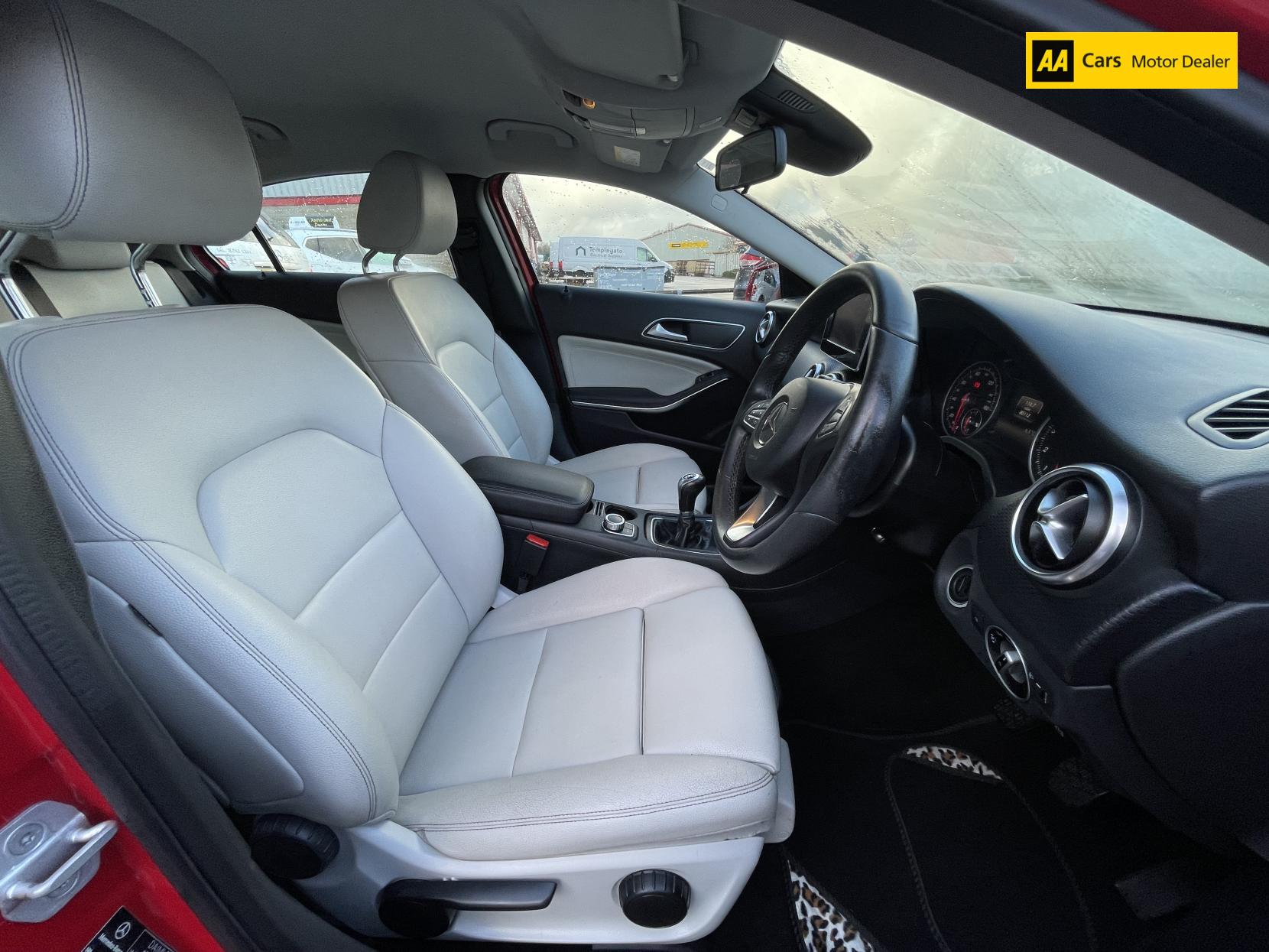 Mercedes-Benz A Class 1.6 A160 SE Hatchback 5dr Petrol Manual Euro 6 (s/s) (102 ps)