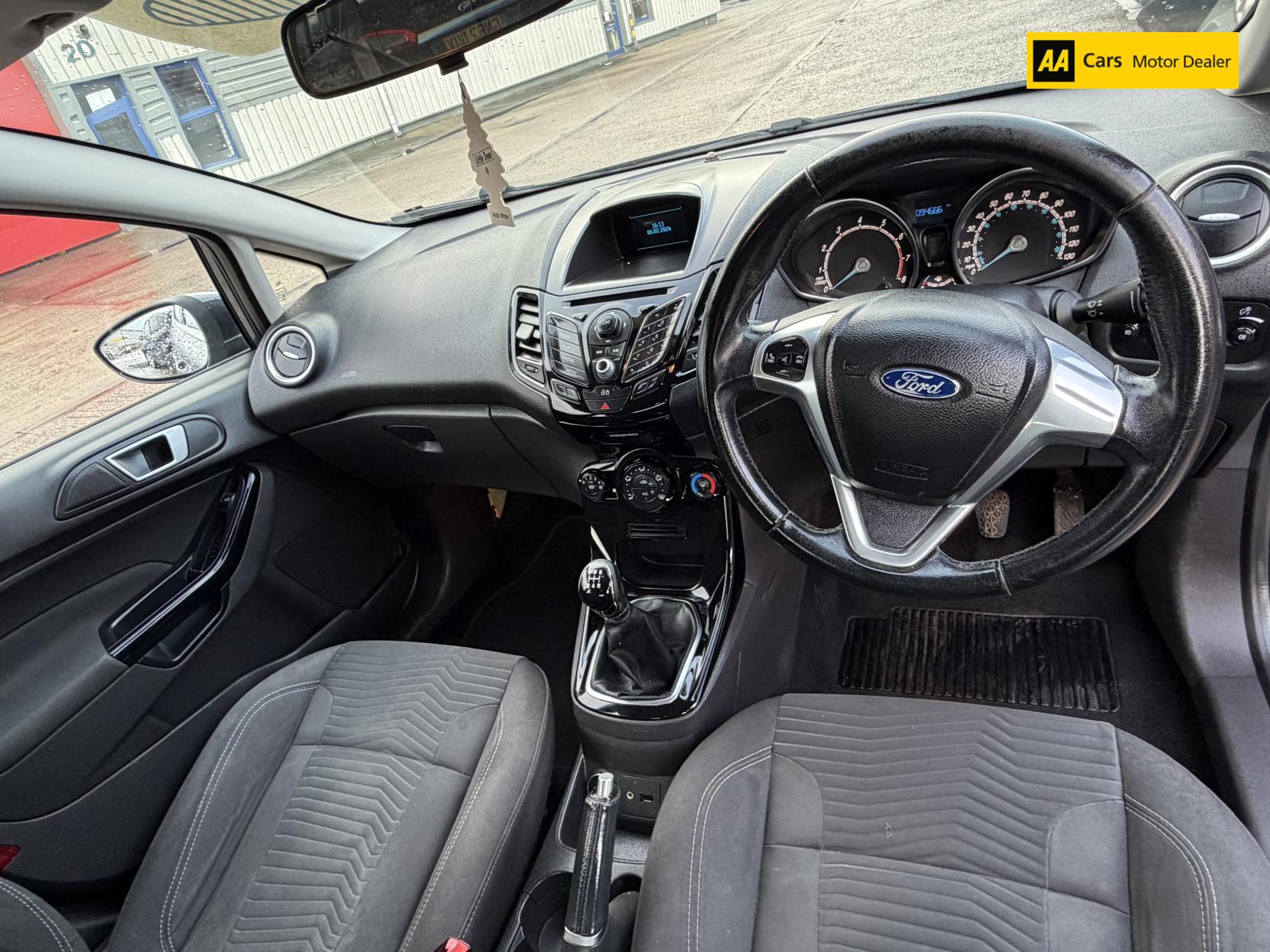 Ford Fiesta 1.25 Zetec Hatchback 5dr Petrol Manual Euro 5 (82 ps)