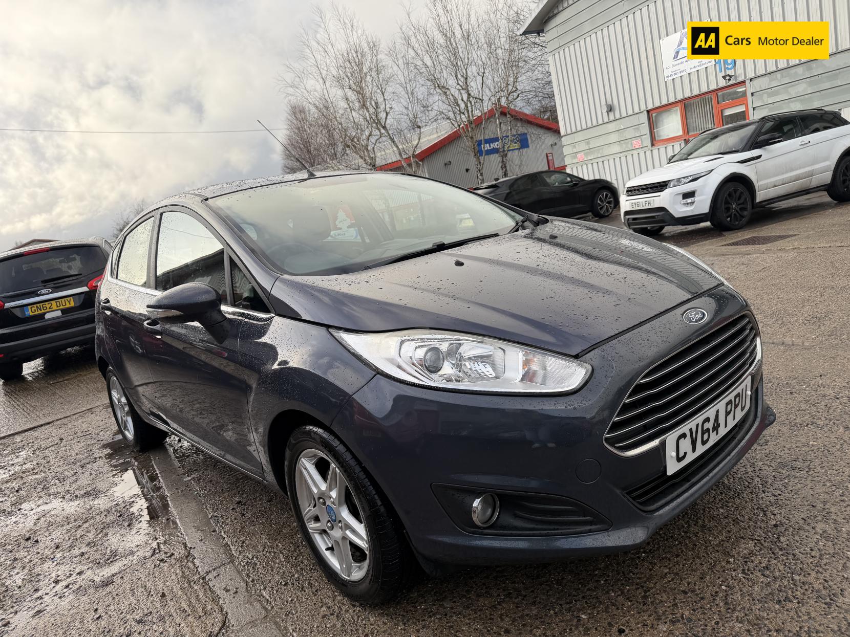 Ford Fiesta 1.25 Zetec Hatchback 5dr Petrol Manual Euro 5 (82 ps)