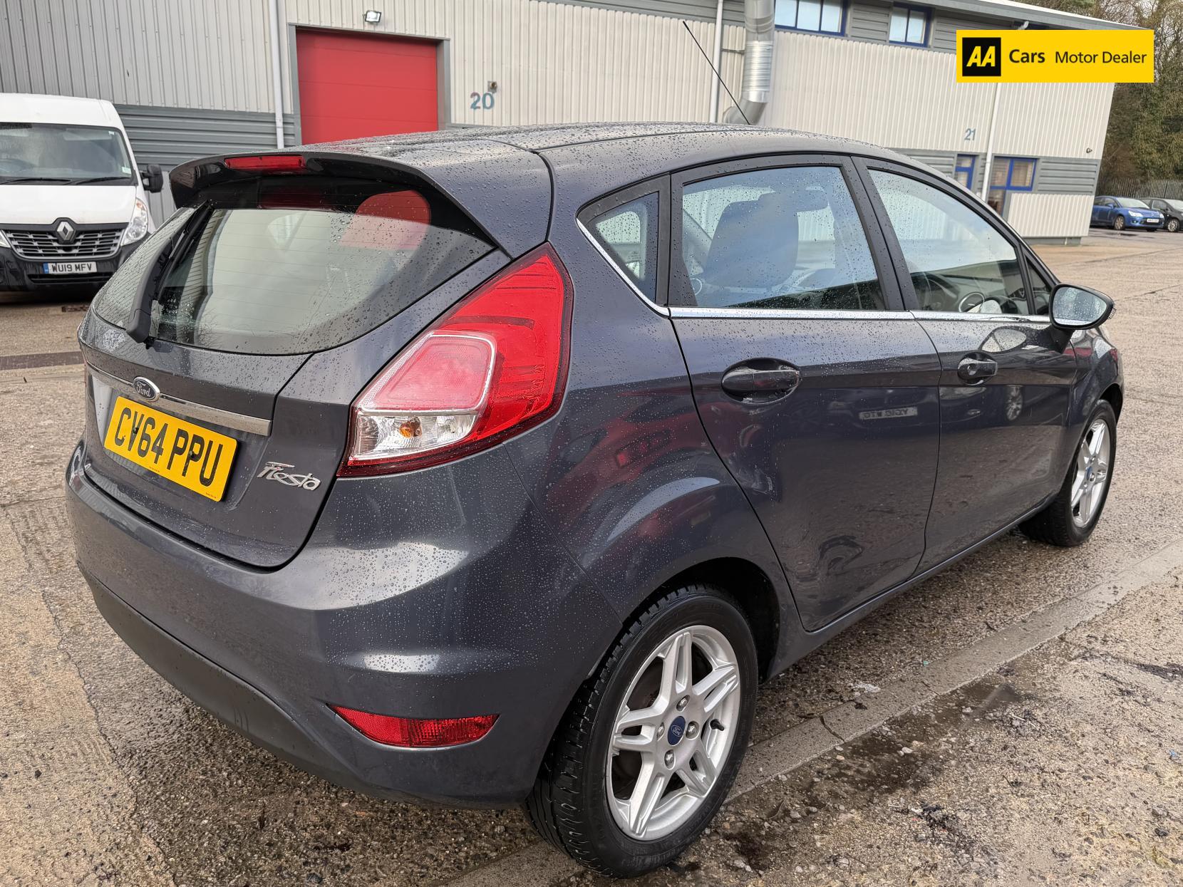 Ford Fiesta 1.25 Zetec Hatchback 5dr Petrol Manual Euro 5 (82 ps)
