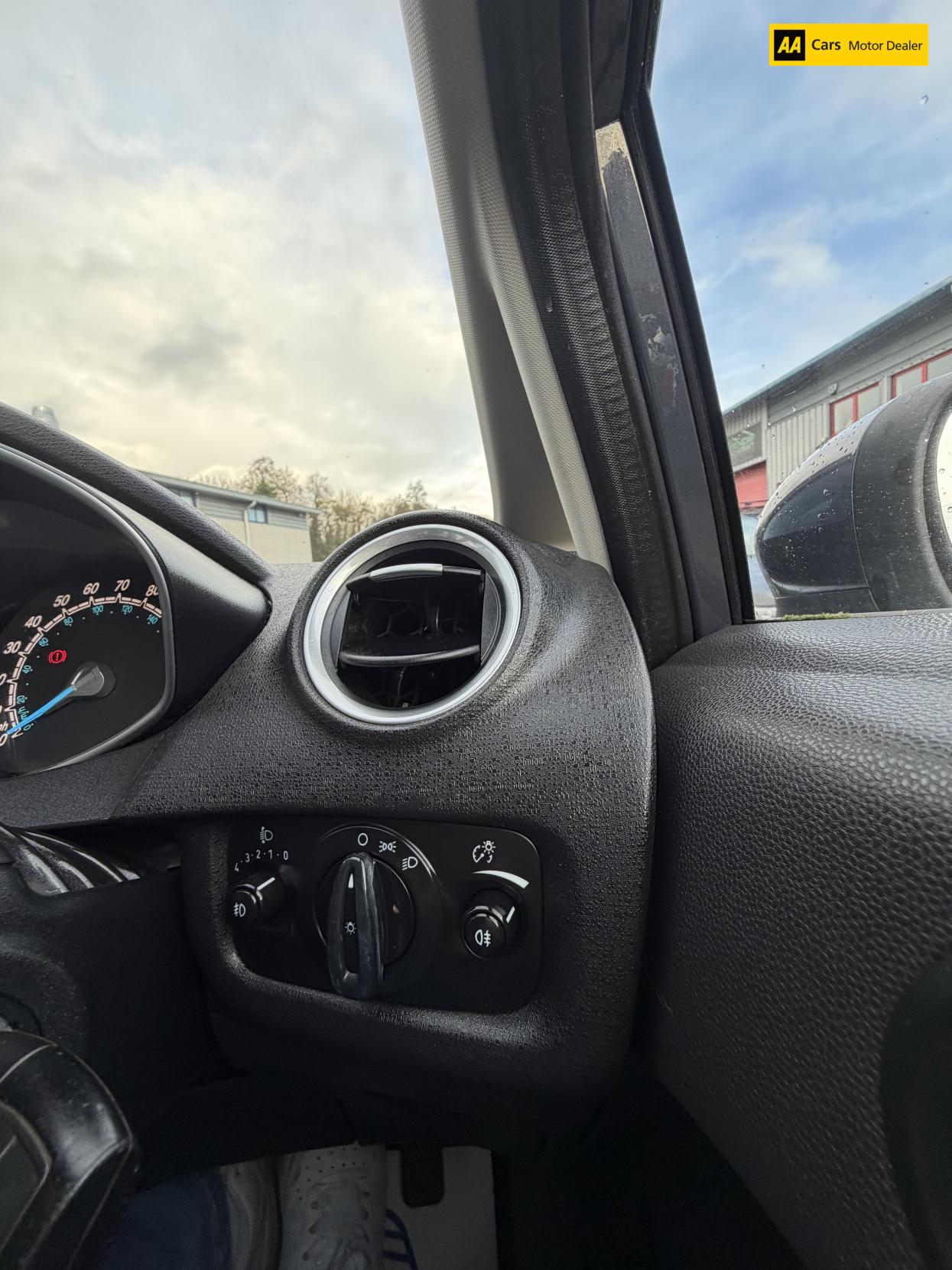 Ford Fiesta 1.25 Zetec Hatchback 5dr Petrol Manual Euro 5 (82 ps)