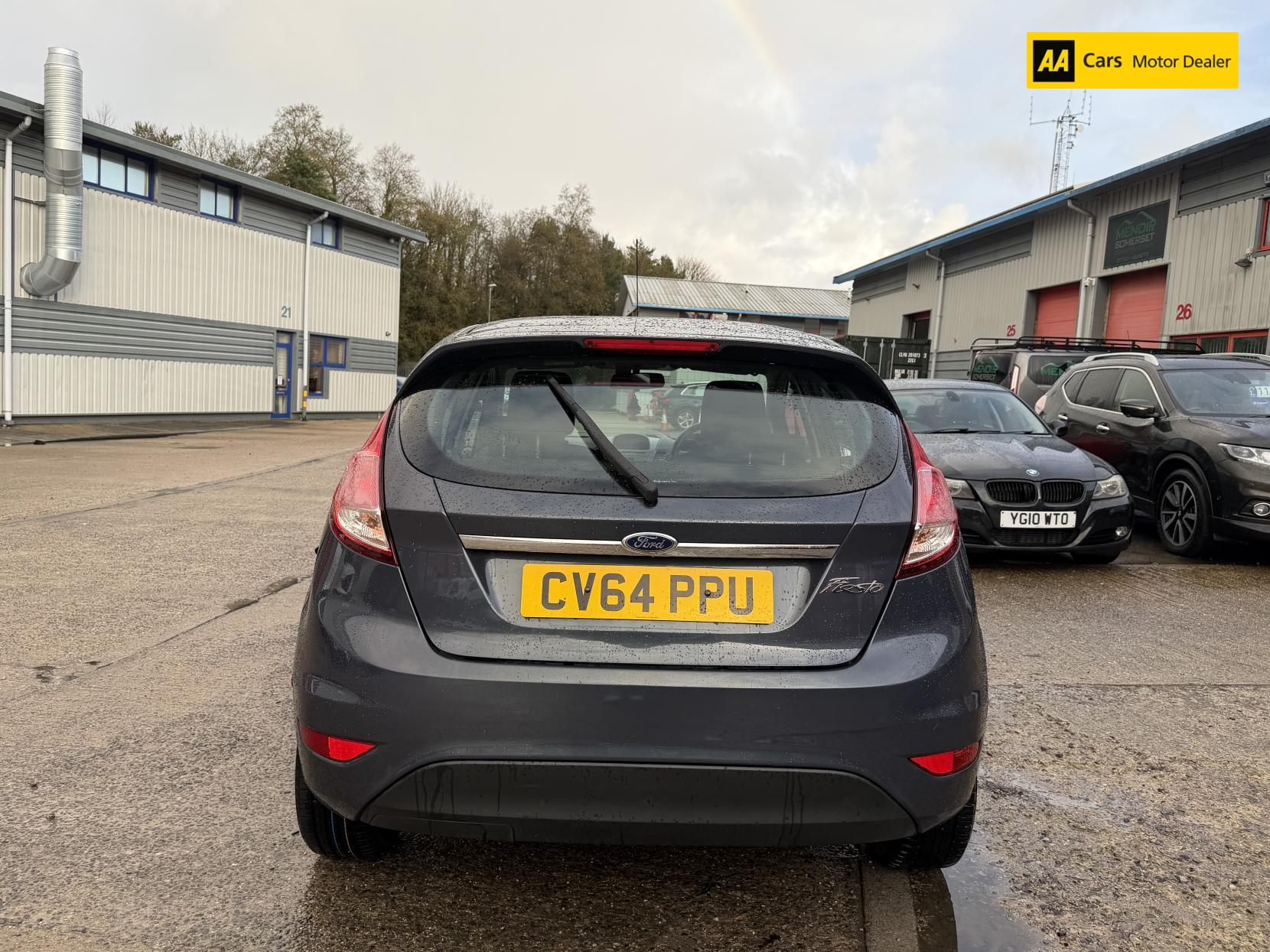 Ford Fiesta 1.25 Zetec Hatchback 5dr Petrol Manual Euro 5 (82 ps)