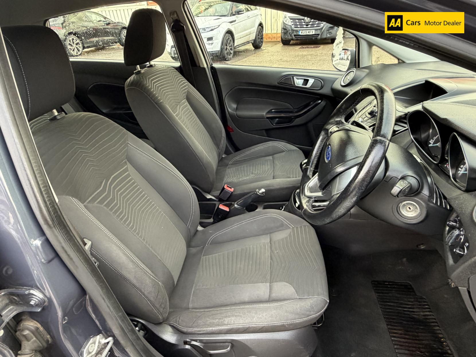 Ford Fiesta 1.25 Zetec Hatchback 5dr Petrol Manual Euro 5 (82 ps)