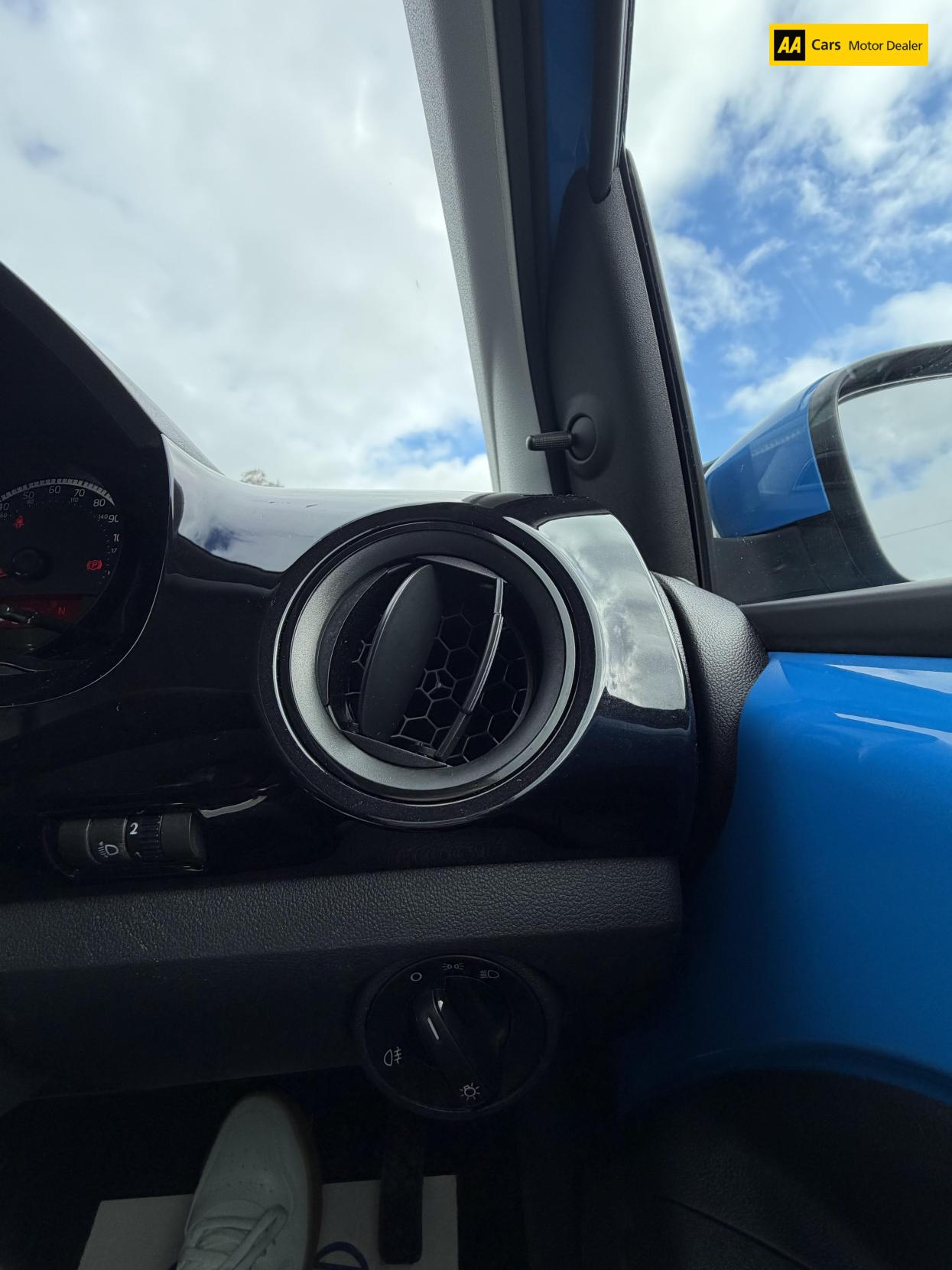 Volkswagen up! 1.0 Move up! Hatchback 5dr Petrol ASG Euro 5 (60 ps)