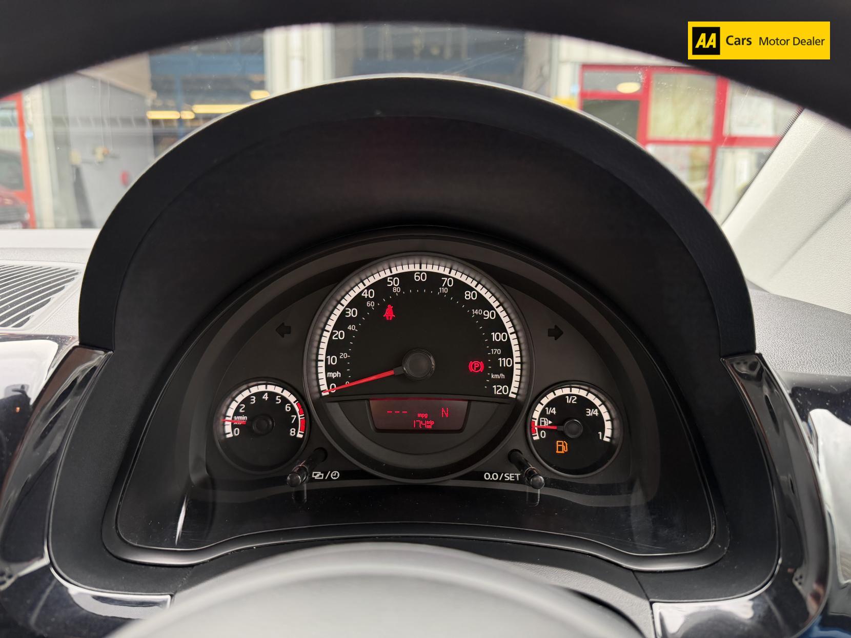 Volkswagen up! 1.0 Move up! Hatchback 5dr Petrol ASG Euro 5 (60 ps)