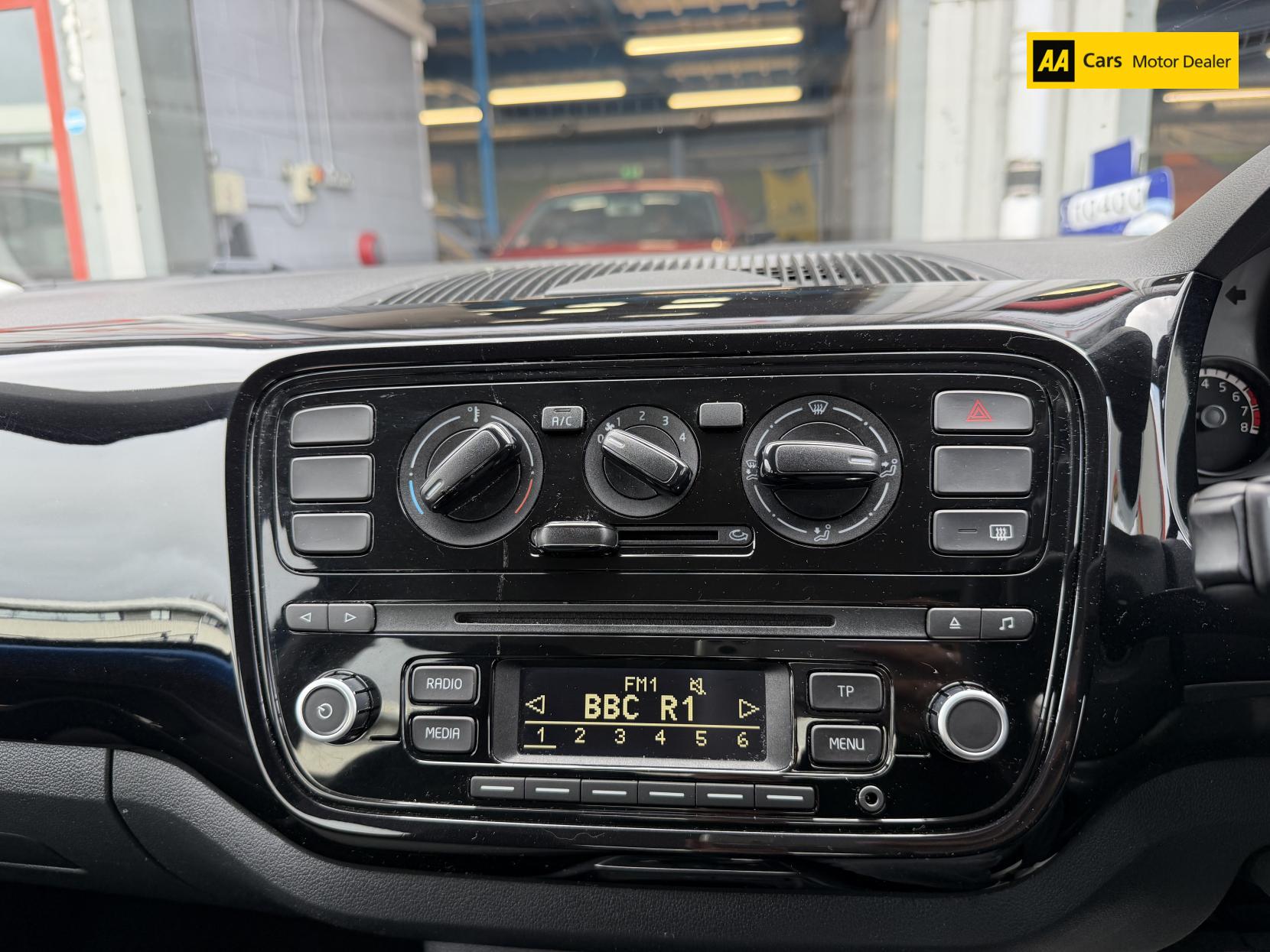 Volkswagen up! 1.0 Move up! Hatchback 5dr Petrol ASG Euro 5 (60 ps)