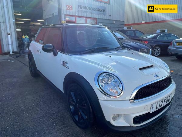 MINI Hatch 2.0 Cooper SD Hatchback 3dr Diesel Manual Euro 5 (s/s) (143 ps)