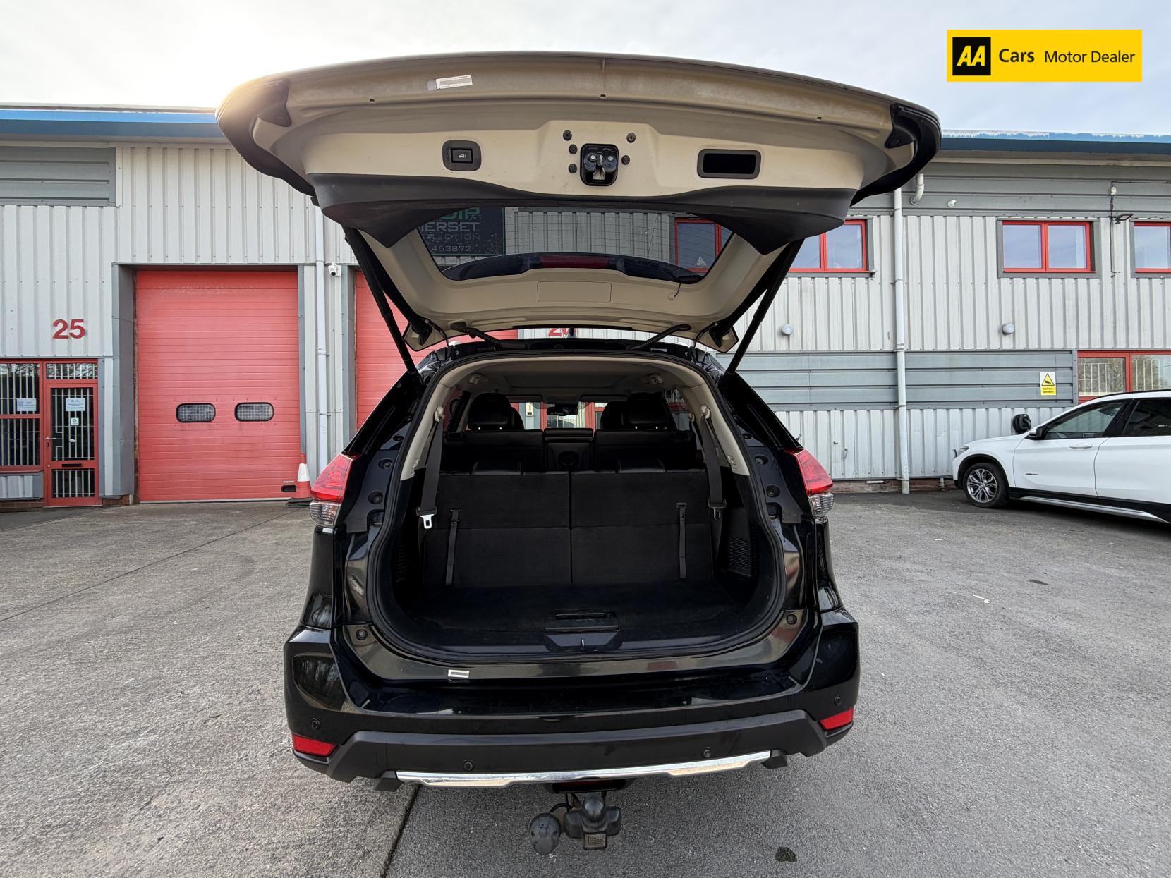 Nissan X-Trail 2.0 dCi Tekna SUV 5dr Diesel Manual 4WD Euro 6 (s/s) (177 ps)