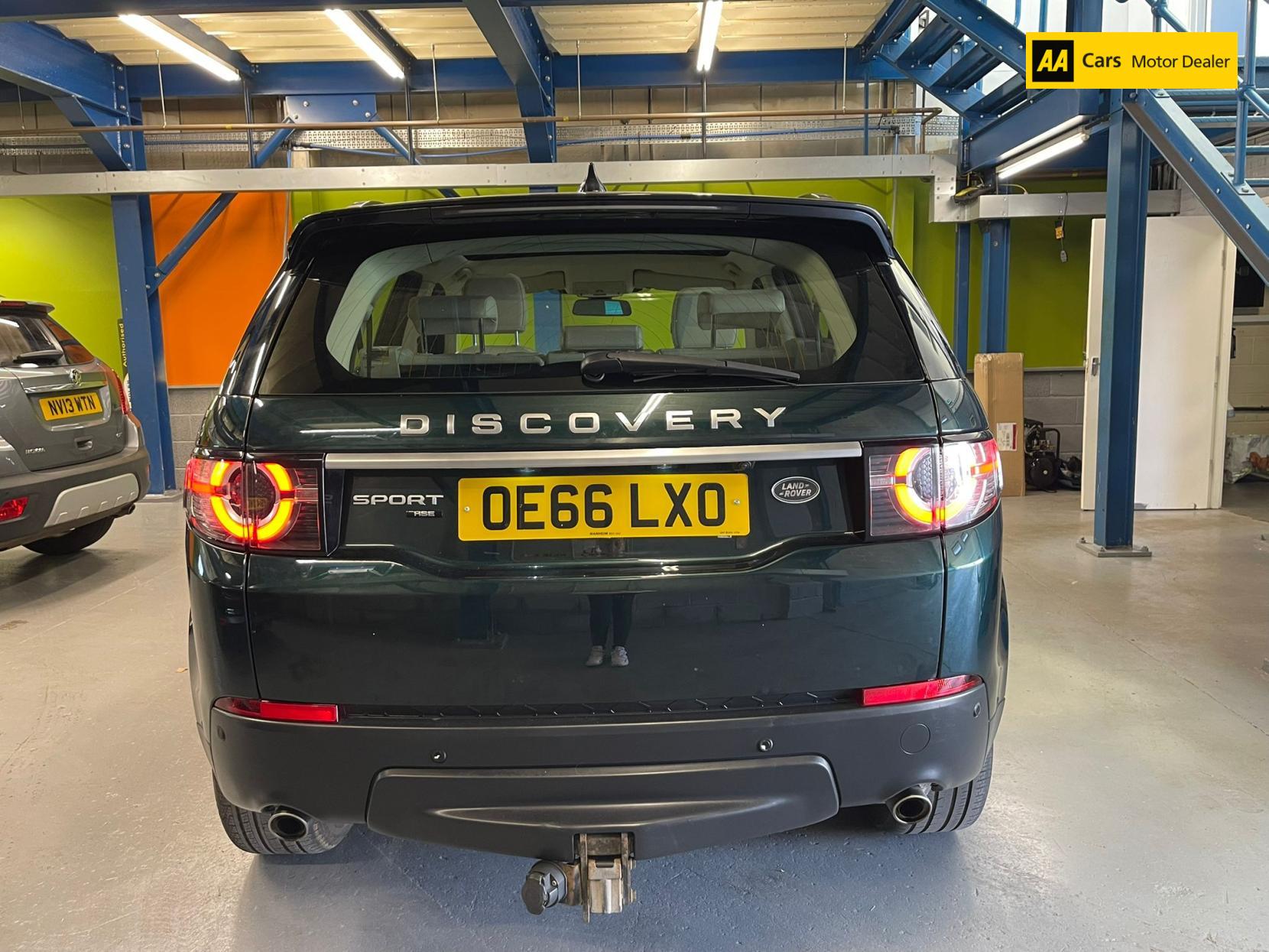 Land Rover Discovery Sport 2.0 TD4 HSE Luxury SUV 5dr Diesel Auto 4WD Euro 6 (s/s) (180 ps)