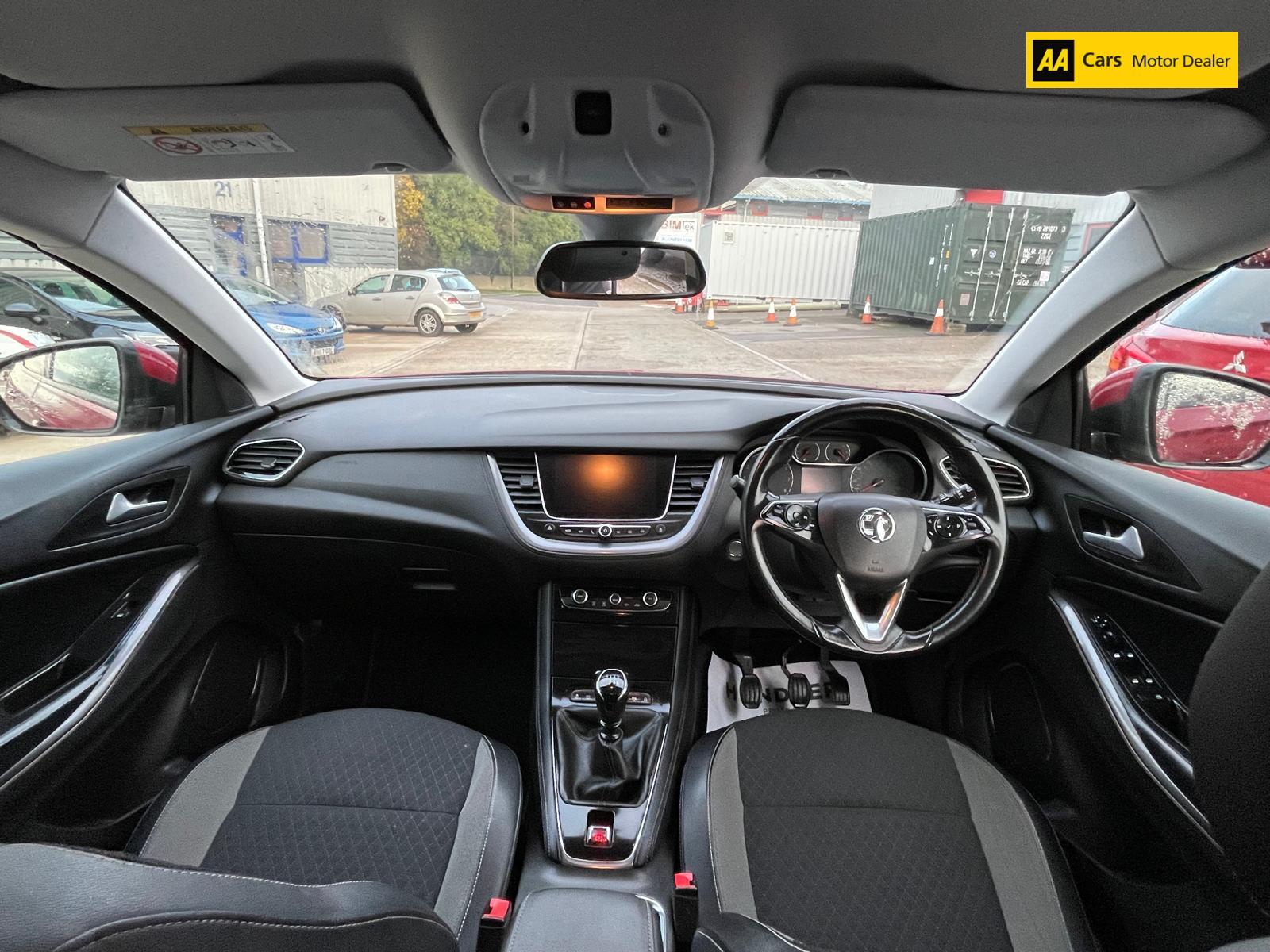 Vauxhall Grandland X 1.2 Turbo Sport Nav SUV 5dr Petrol Manual Euro 6 (s/s) (130 ps)