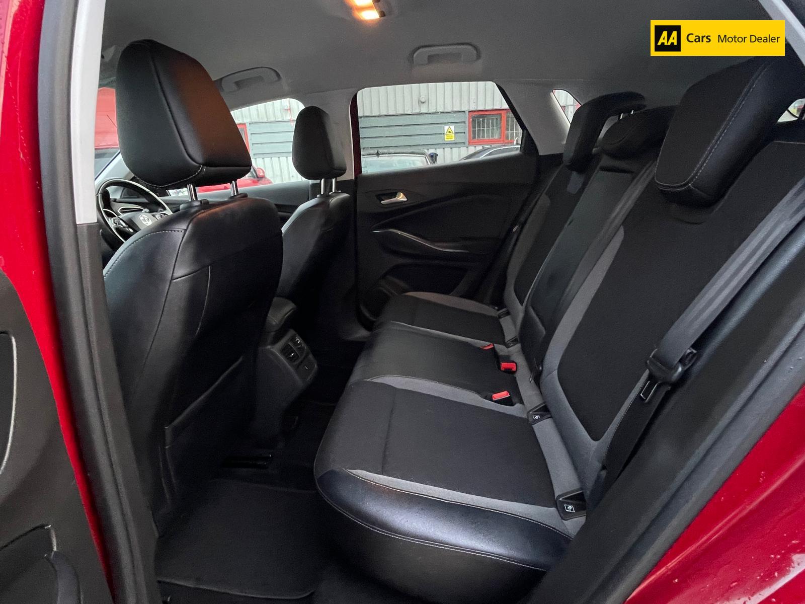 Vauxhall Grandland X 1.2 Turbo Sport Nav SUV 5dr Petrol Manual Euro 6 (s/s) (130 ps)