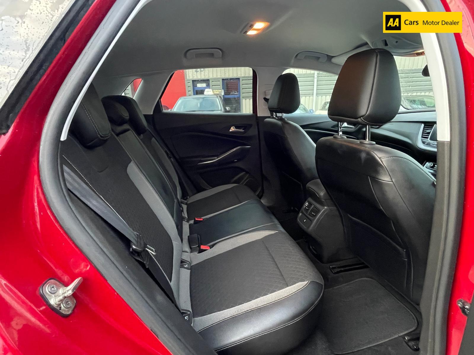 Vauxhall Grandland X 1.2 Turbo Sport Nav SUV 5dr Petrol Manual Euro 6 (s/s) (130 ps)