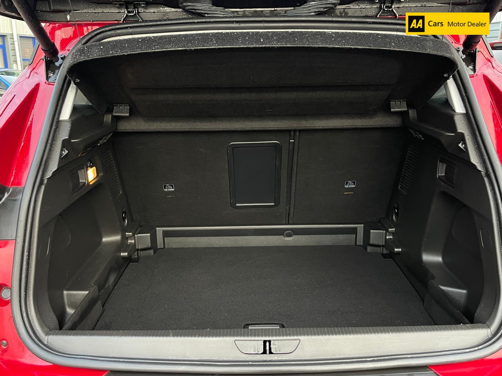 Vauxhall Grandland X 1.2 Turbo Sport Nav SUV 5dr Petrol Manual Euro 6 (s/s) (130 ps)