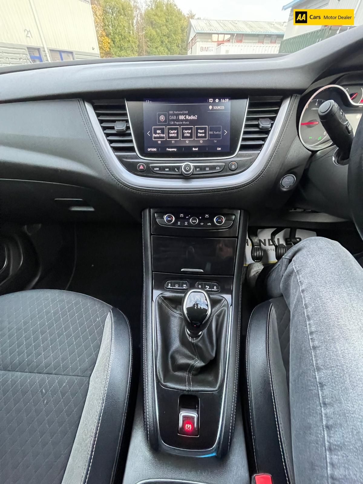 Vauxhall Grandland X 1.2 Turbo Sport Nav SUV 5dr Petrol Manual Euro 6 (s/s) (130 ps)