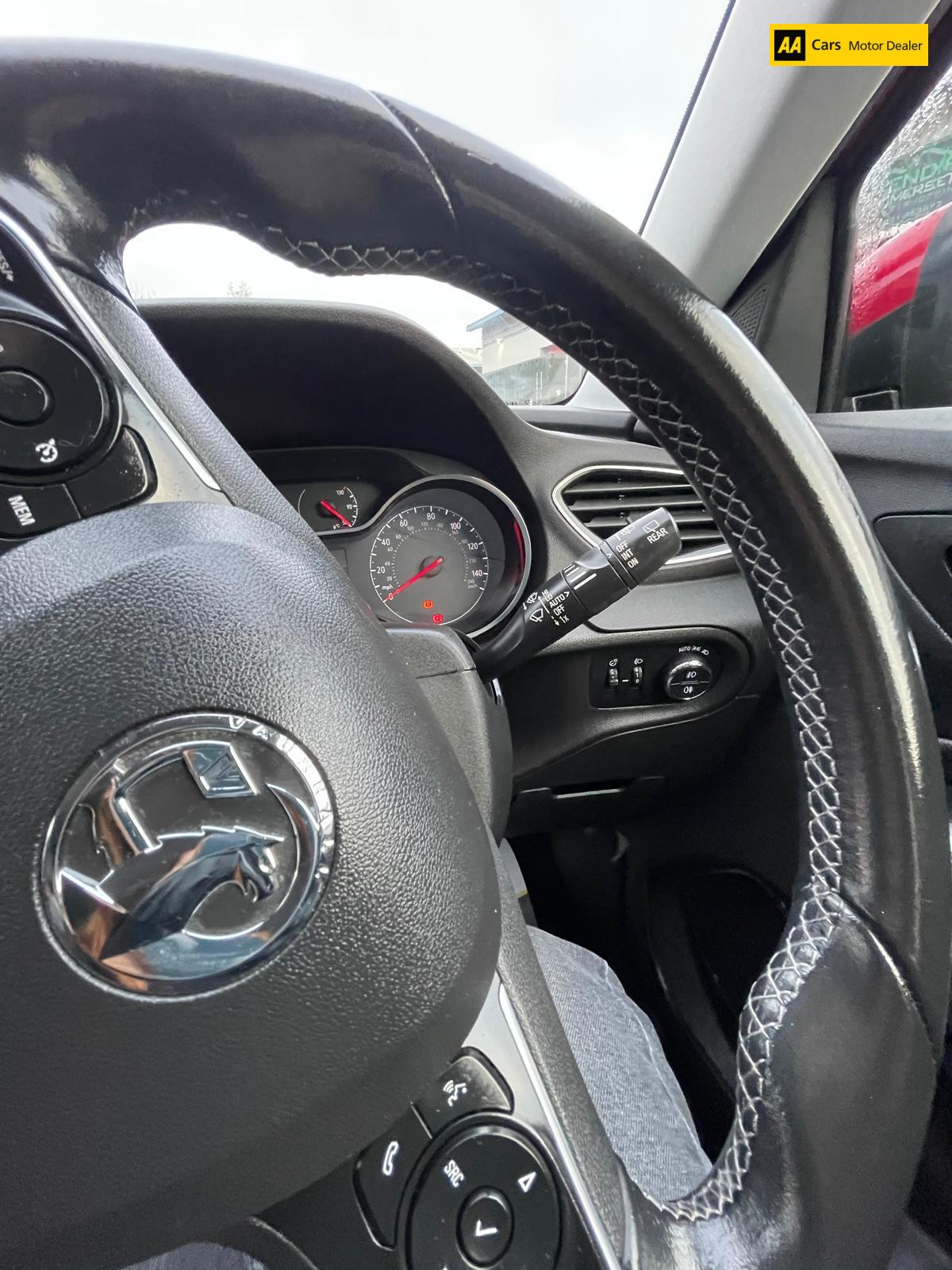 Vauxhall Grandland X 1.2 Turbo Sport Nav SUV 5dr Petrol Manual Euro 6 (s/s) (130 ps)