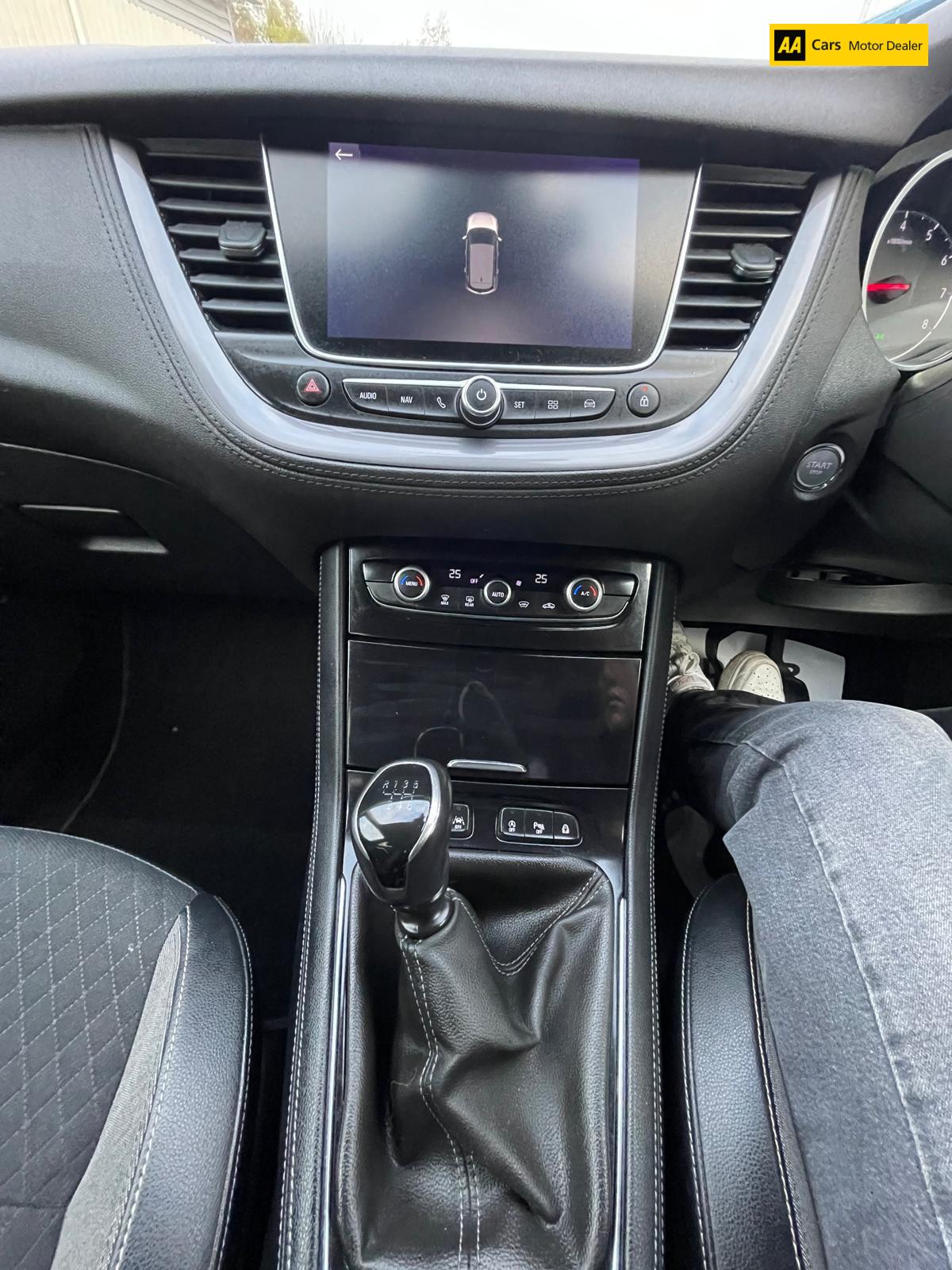 Vauxhall Grandland X 1.2 Turbo Sport Nav SUV 5dr Petrol Manual Euro 6 (s/s) (130 ps)