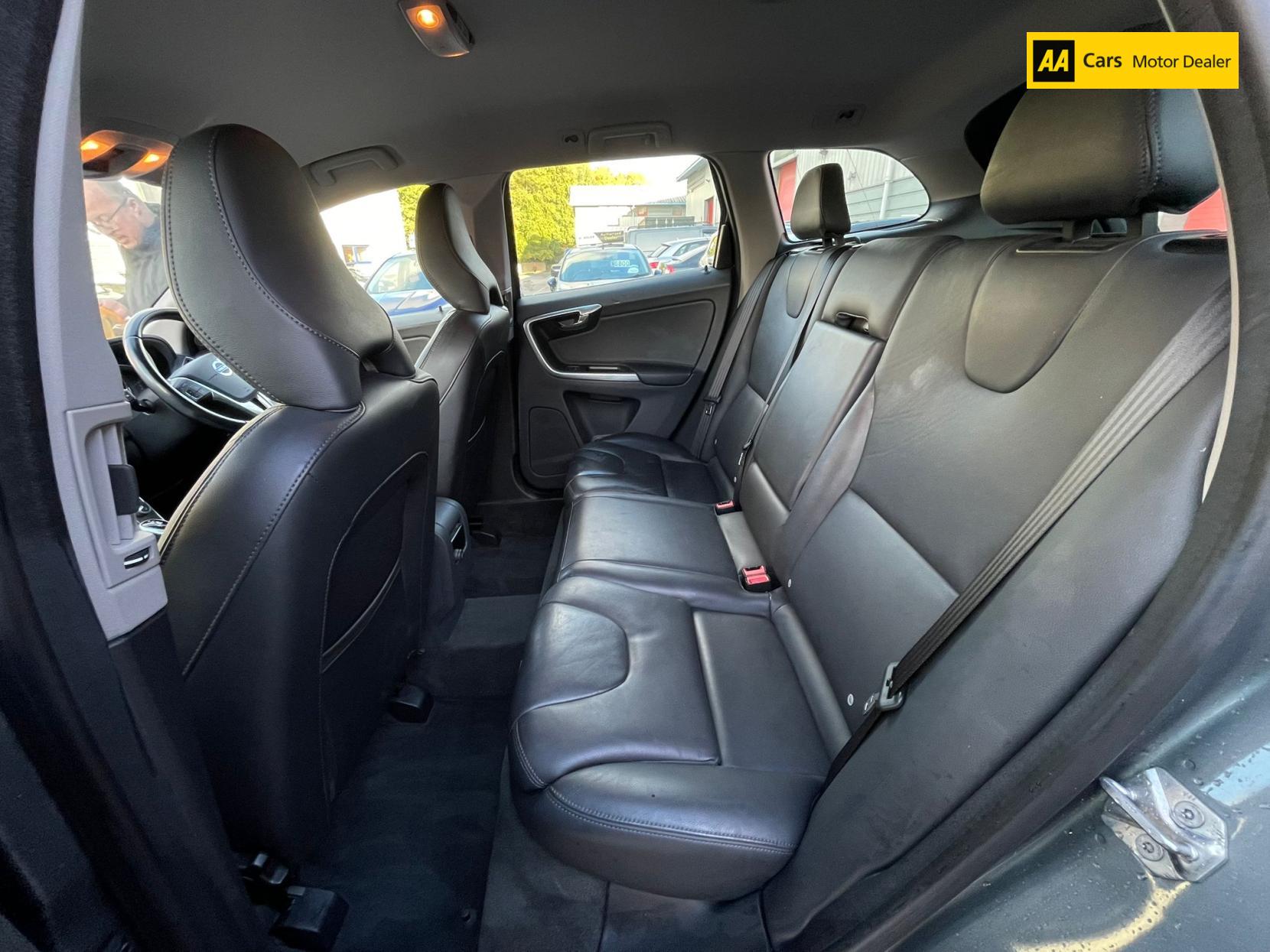 Volvo XC60 2.0 D4 SE Lux Nav SUV 5dr Diesel Auto Euro 6 (s/s) (190 ps)