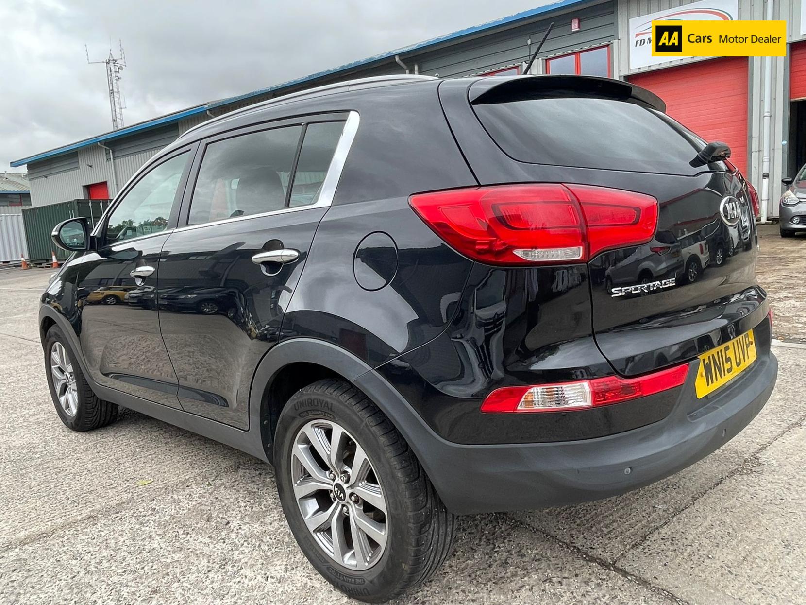 Kia Sportage 1.7 CRDi EcoDynamics 2 SUV 5dr Diesel Manual 2WD Euro 5 (s/s) (114 bhp)