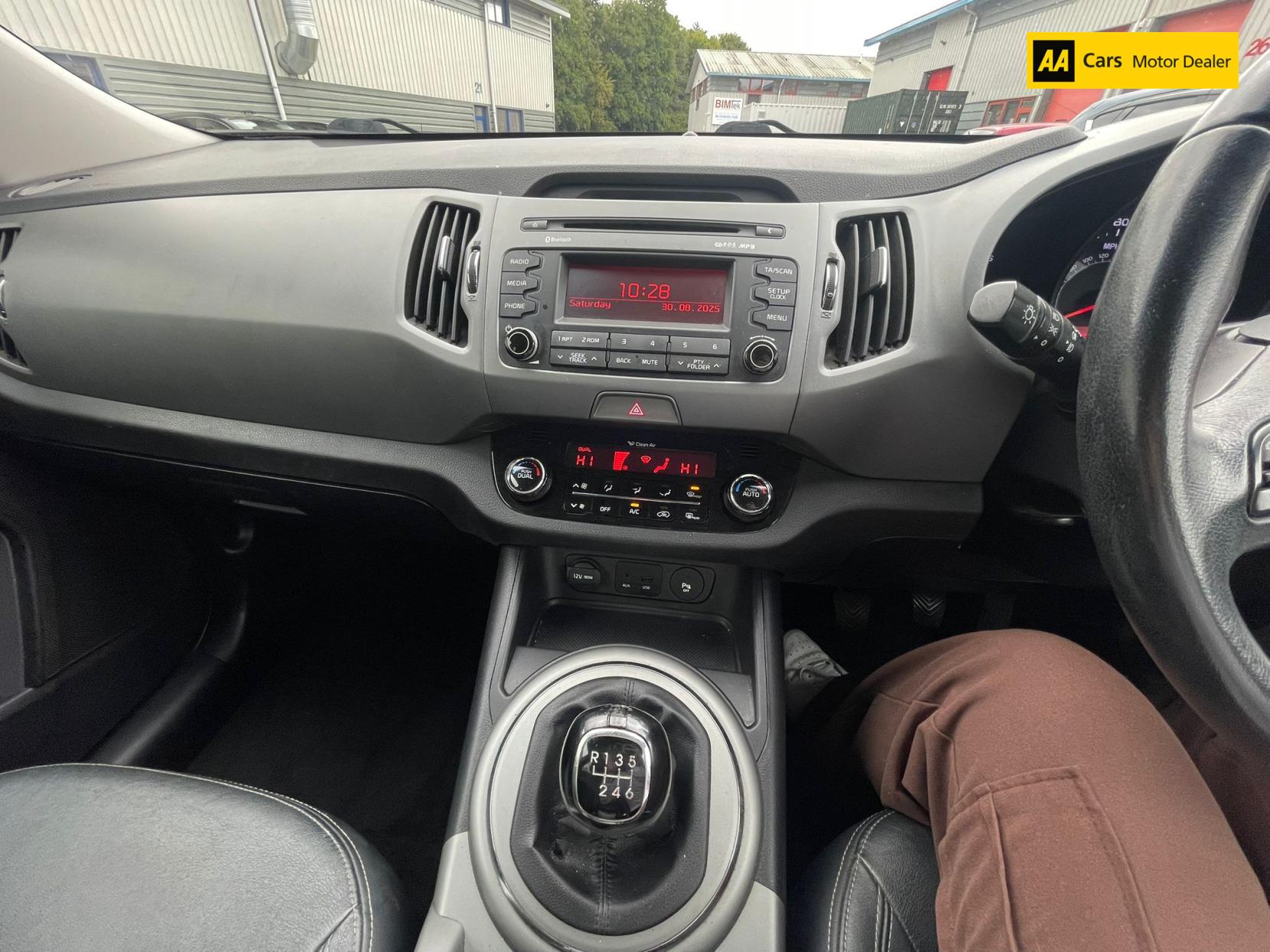 Kia Sportage 1.7 CRDi EcoDynamics 2 SUV 5dr Diesel Manual 2WD Euro 5 (s/s) (114 bhp)