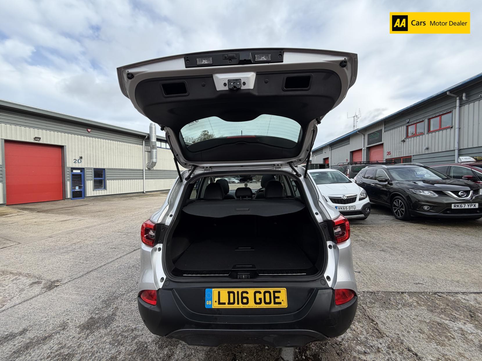 Renault Kadjar 1.6 dCi Signature Nav SUV 5dr Diesel Manual Euro 6 (s/s) (130 ps)