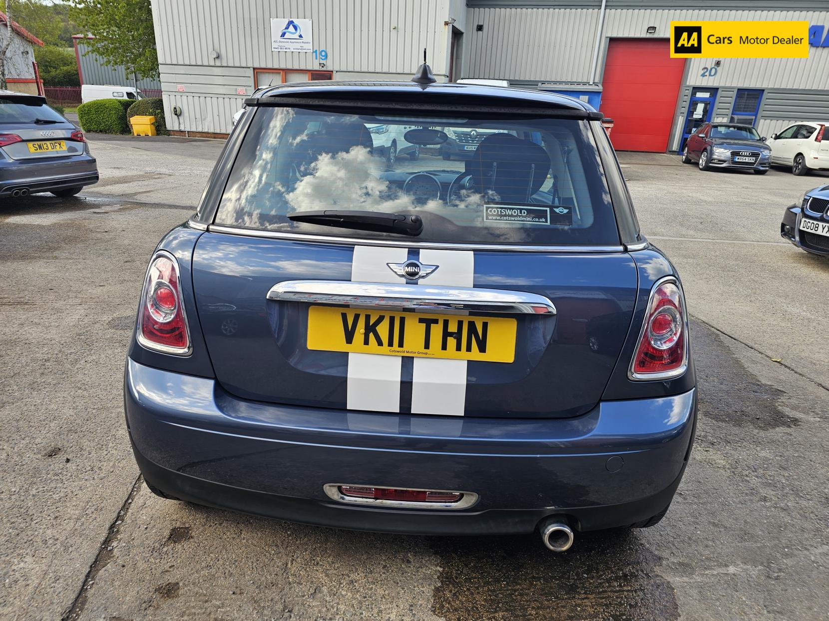 MINI Hatch 1.6 Cooper D Hatchback 3dr Diesel Manual Euro 5 (s/s) (112 ps)