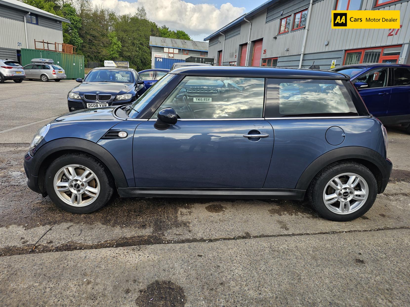 MINI Hatch 1.6 Cooper D Hatchback 3dr Diesel Manual Euro 5 (s/s) (112 ps)