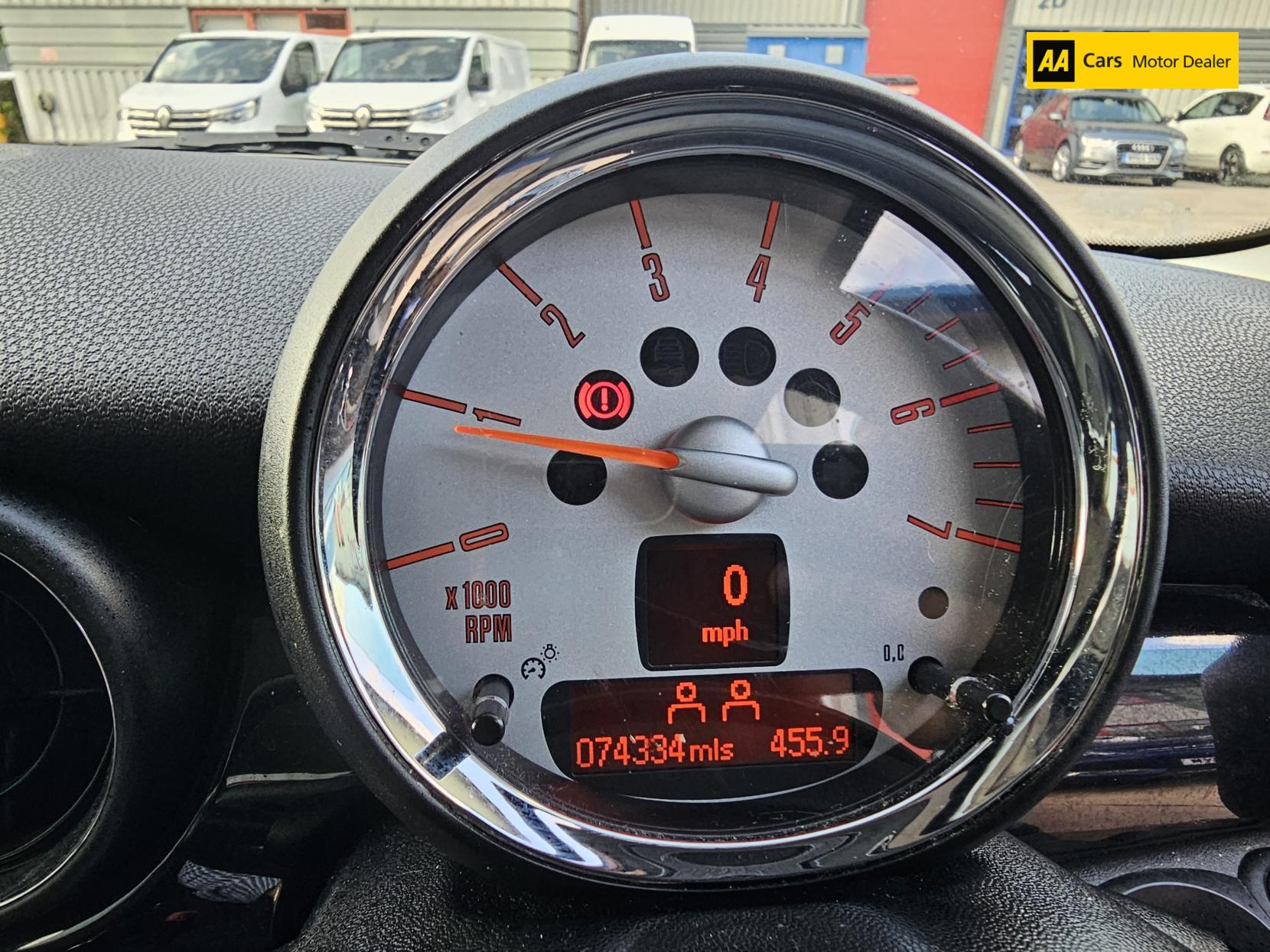 MINI Hatch 1.6 Cooper D Hatchback 3dr Diesel Manual Euro 5 (s/s) (112 ps)