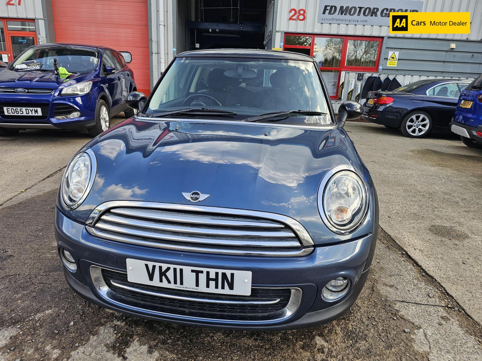 MINI Hatch 1.6 Cooper D Hatchback 3dr Diesel Manual Euro 5 (s/s) (112 ps)