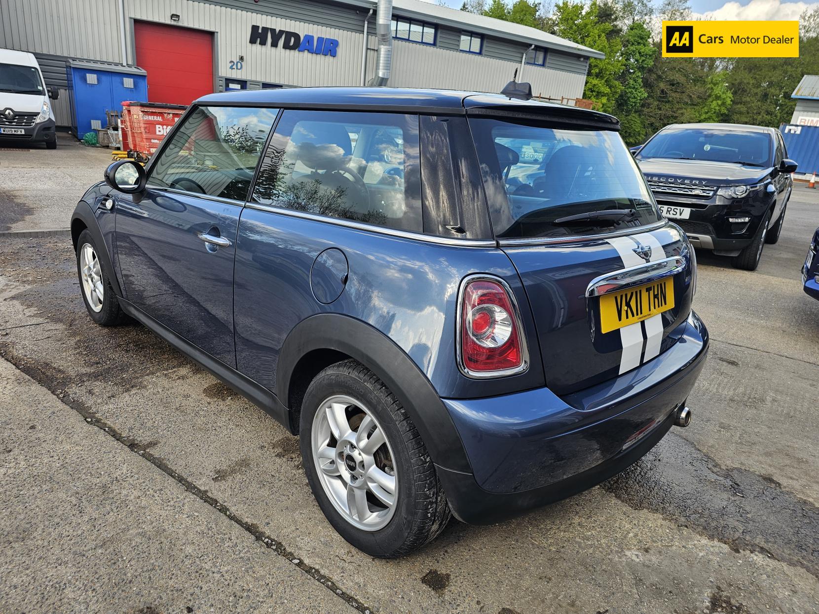 MINI Hatch 1.6 Cooper D Hatchback 3dr Diesel Manual Euro 5 (s/s) (112 ps)