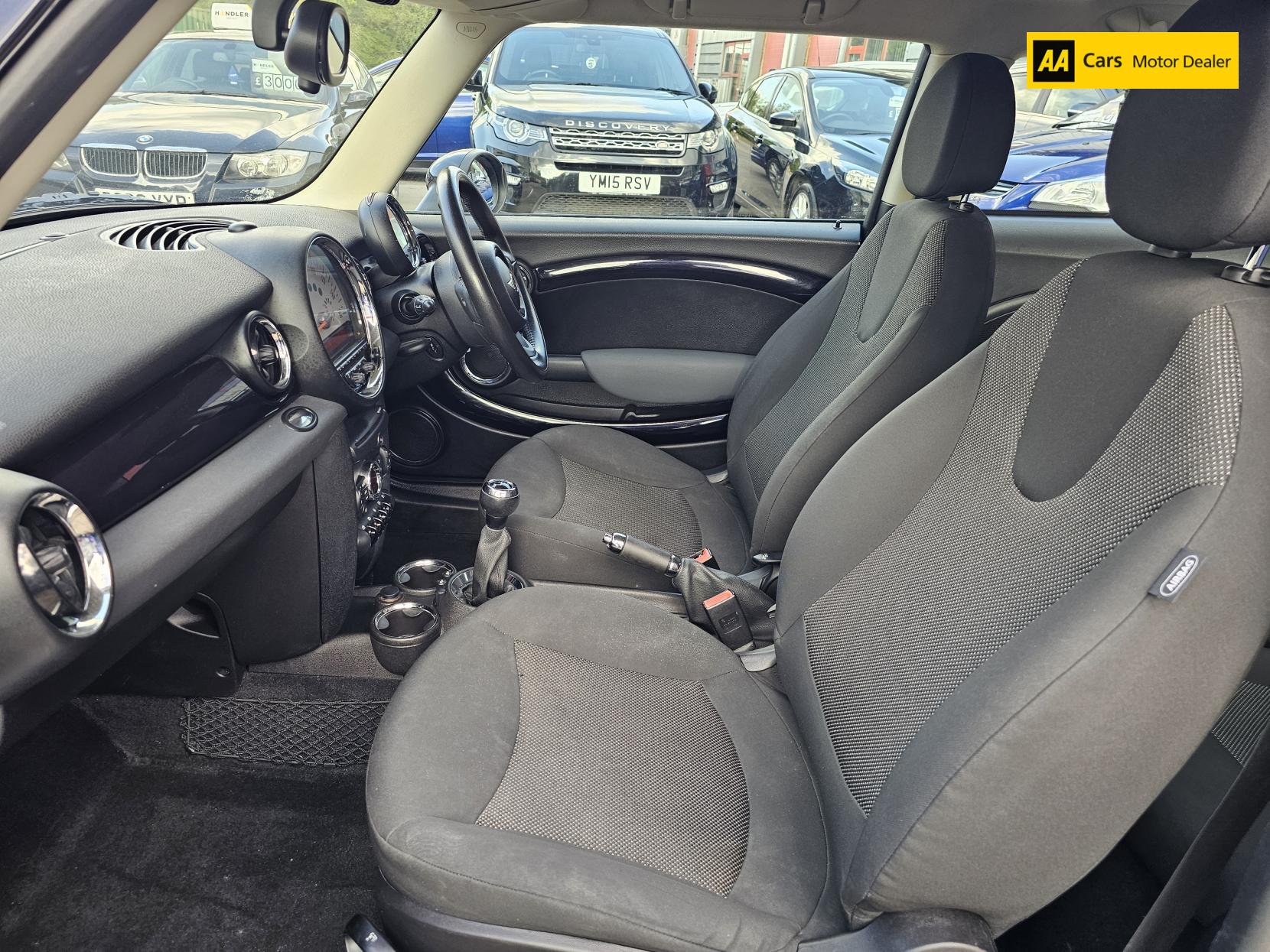 MINI Hatch 1.6 Cooper D Hatchback 3dr Diesel Manual Euro 5 (s/s) (112 ps)