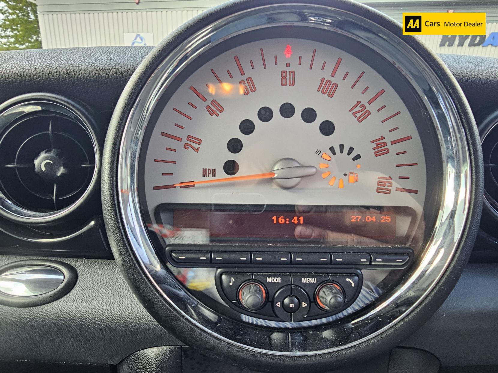 MINI Hatch 1.6 Cooper D Hatchback 3dr Diesel Manual Euro 5 (s/s) (112 ps)