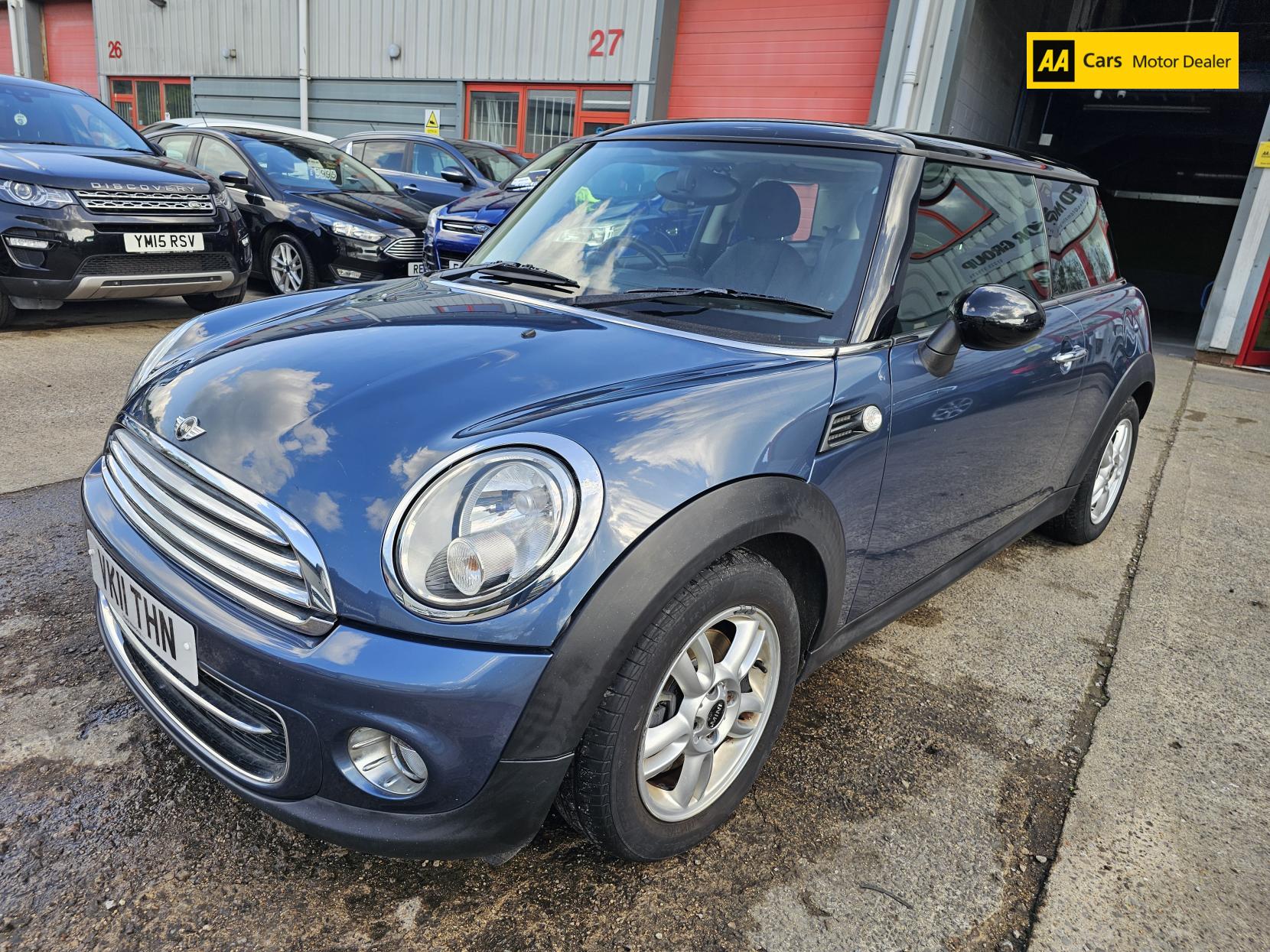 MINI Hatch 1.6 Cooper D Hatchback 3dr Diesel Manual Euro 5 (s/s) (112 ps)