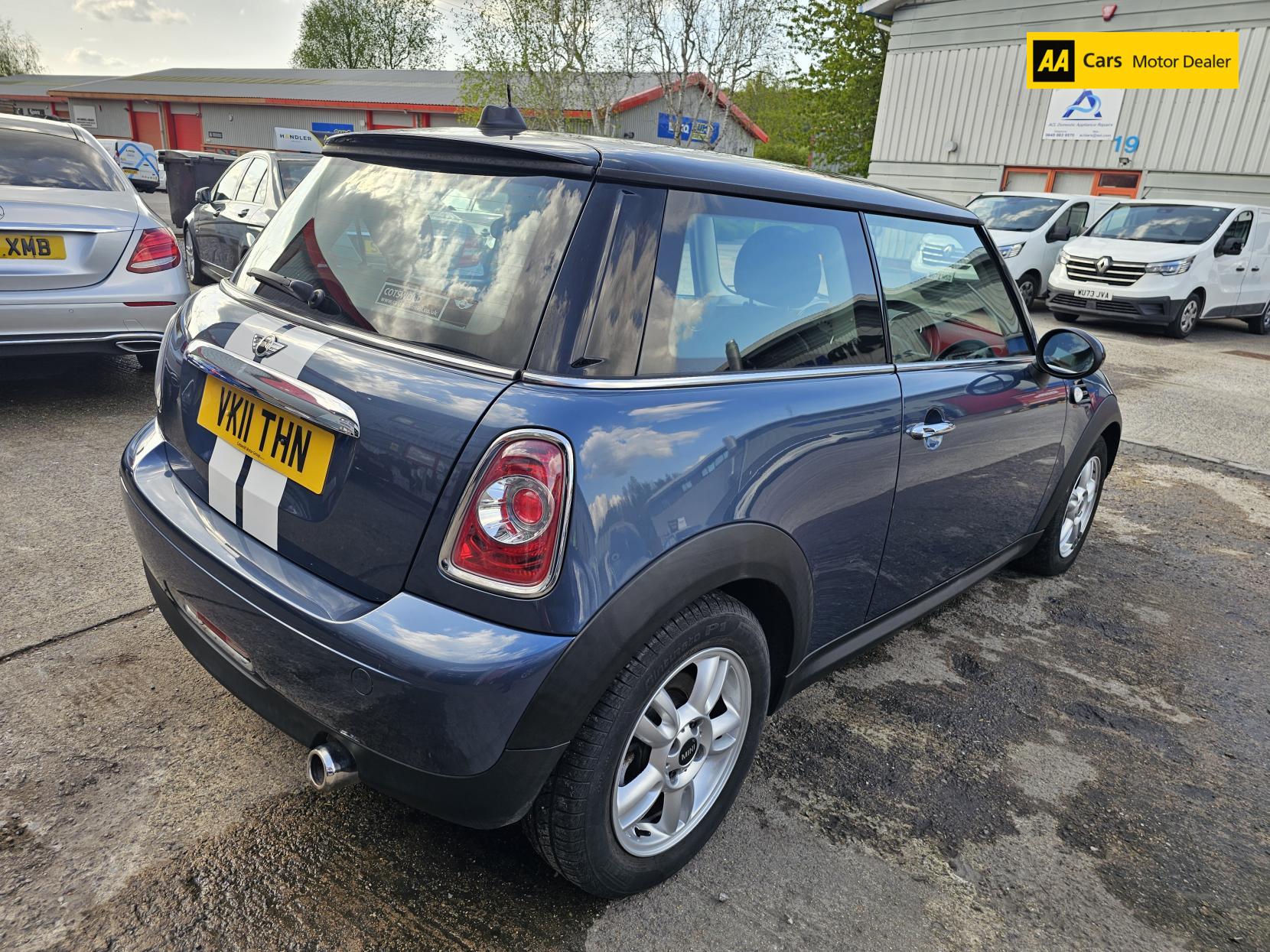 MINI Hatch 1.6 Cooper D Hatchback 3dr Diesel Manual Euro 5 (s/s) (112 ps)