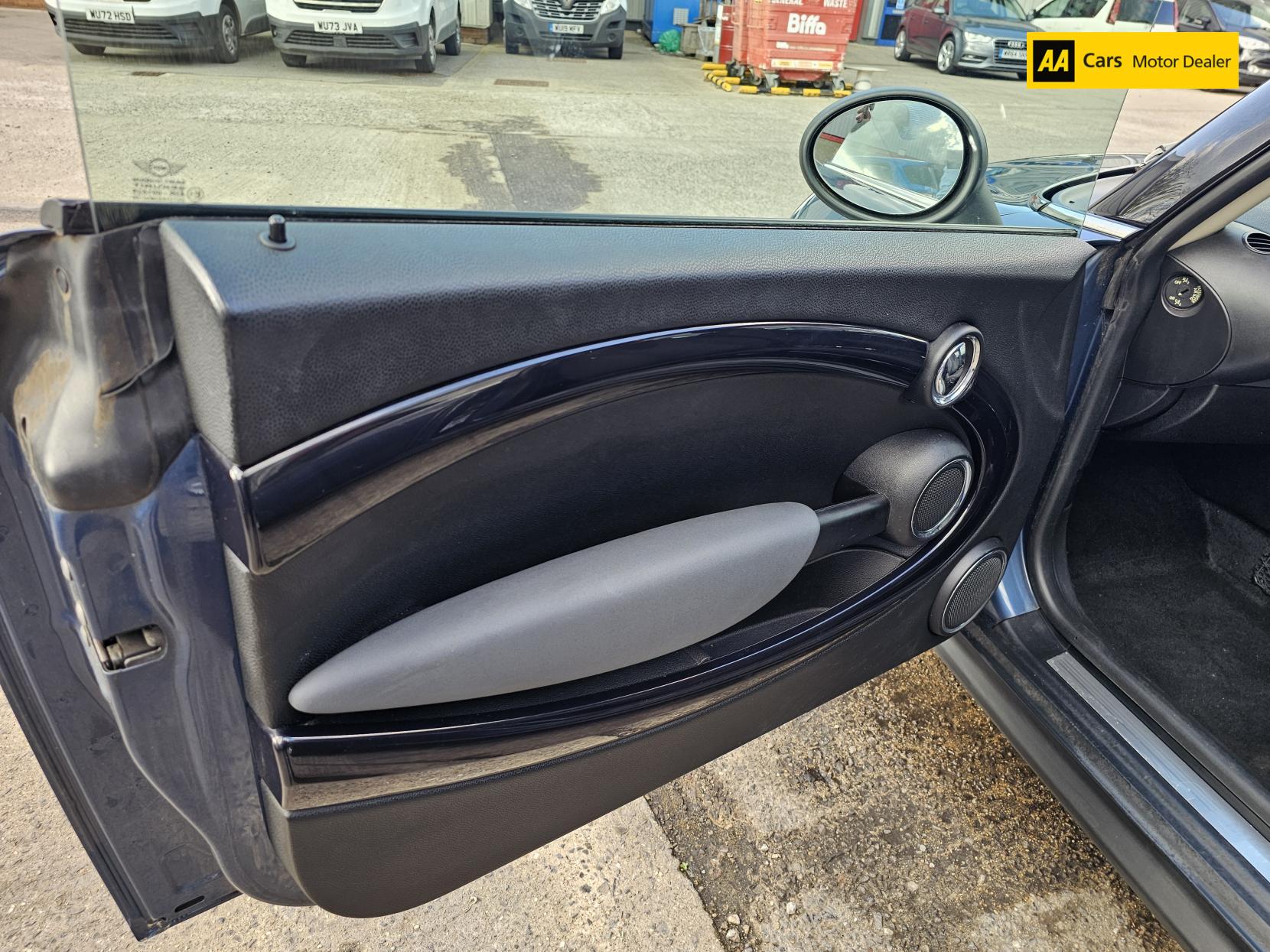 MINI Hatch 1.6 Cooper D Hatchback 3dr Diesel Manual Euro 5 (s/s) (112 ps)