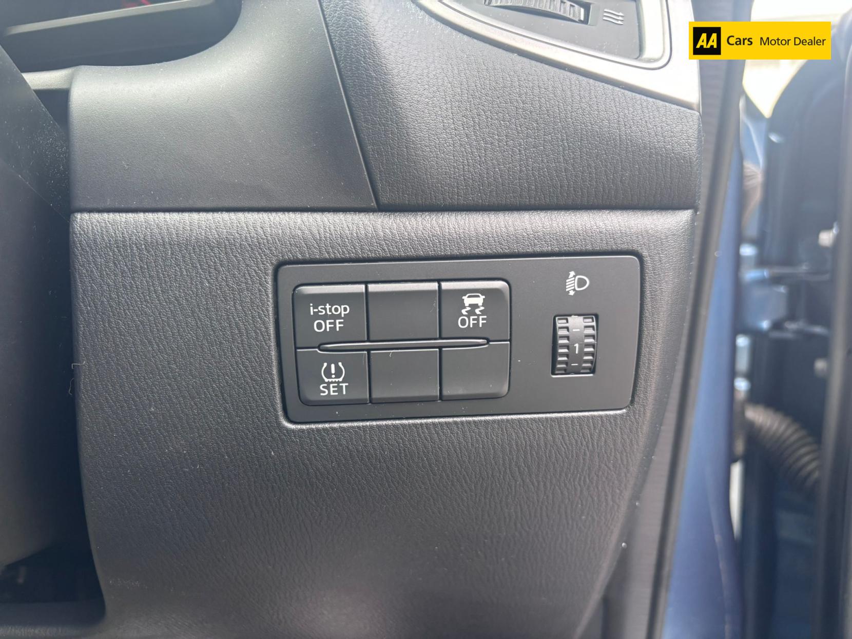 Mazda Mazda3 2.0 SKYACTIV-G SE-L Nav Hatchback 5dr Petrol Manual Euro 6 (s/s) (121 ps)