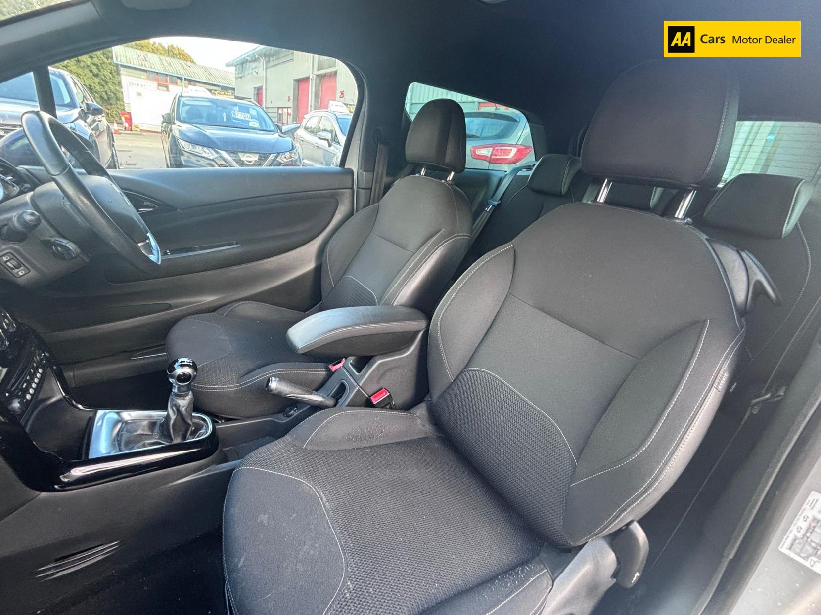 Citroen DS3 1.6 e-HDi Airdream DStyle Plus Hatchback 3dr Diesel Manual Euro 5 (s/s) (90 ps)