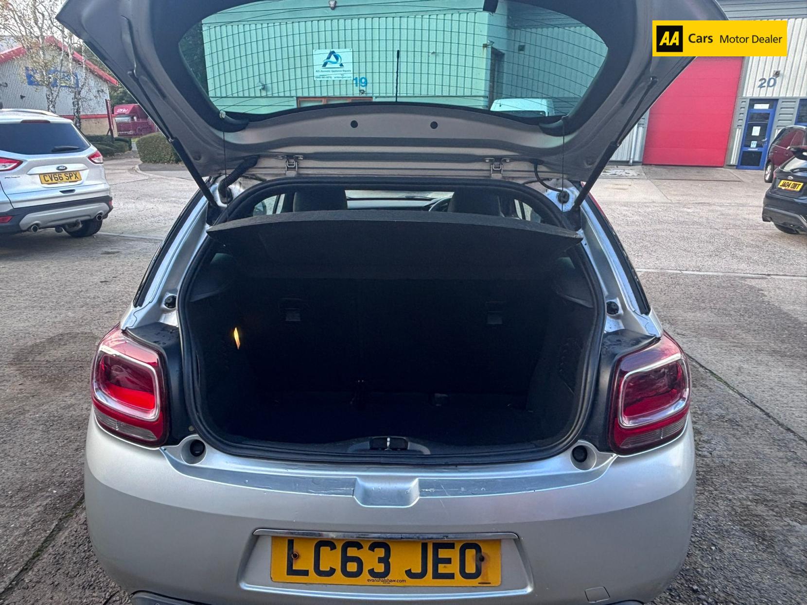 Citroen DS3 1.6 e-HDi Airdream DStyle Plus Hatchback 3dr Diesel Manual Euro 5 (s/s) (90 ps)