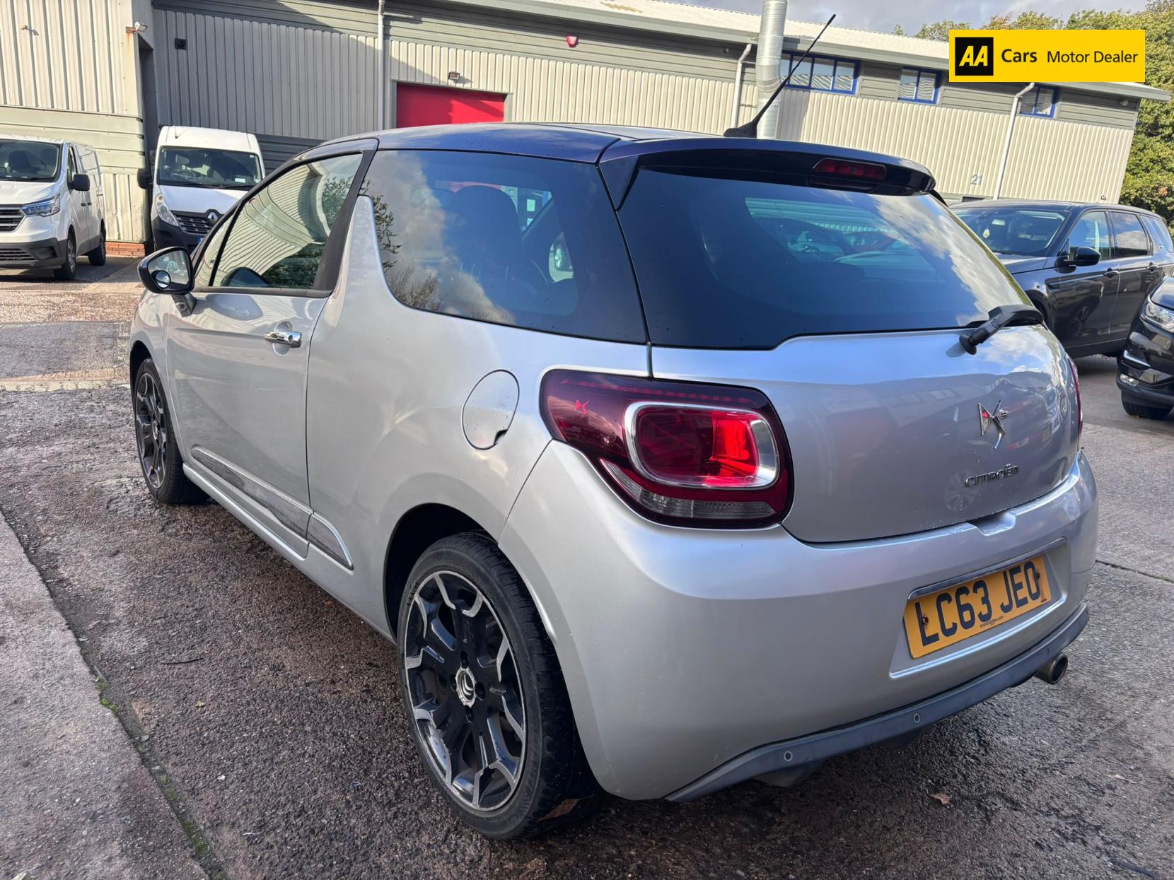 Citroen DS3 1.6 e-HDi Airdream DStyle Plus Hatchback 3dr Diesel Manual Euro 5 (s/s) (90 ps)