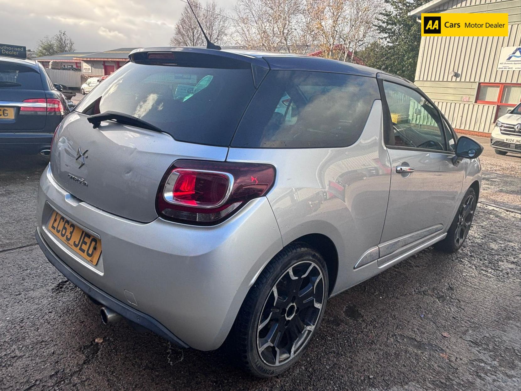 Citroen DS3 1.6 e-HDi Airdream DStyle Plus Hatchback 3dr Diesel Manual Euro 5 (s/s) (90 ps)